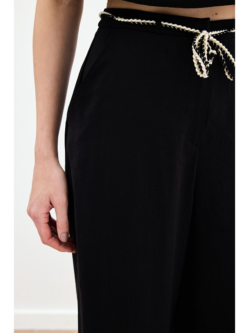 Örgü Kemerli Pantolon - Siyah-3