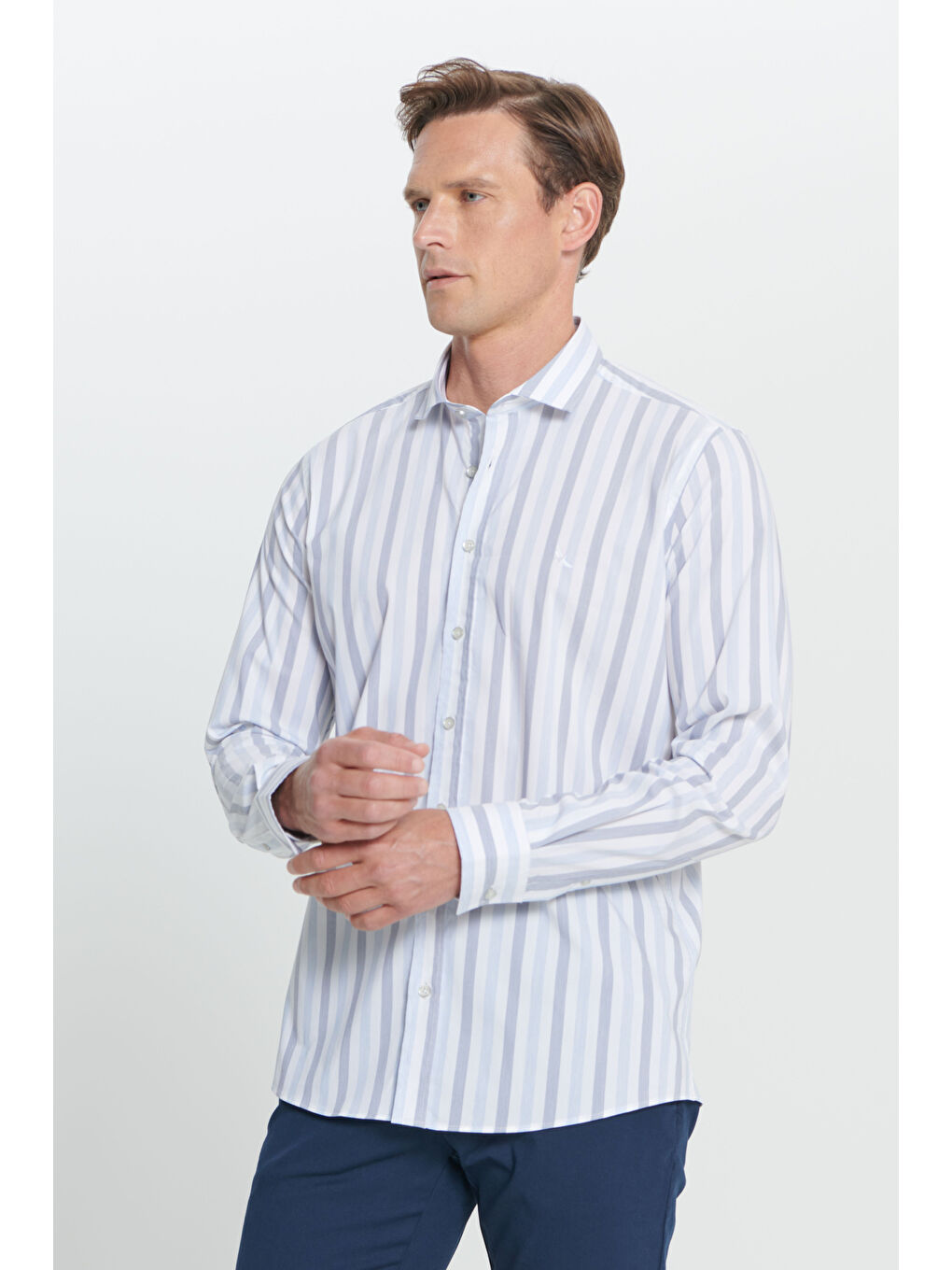 Erkek Beyaz-Mavi Slim Fit Dar Kesim %100 Pamuk Küçük İtalyan Yaka Çizgili Gömlek-3