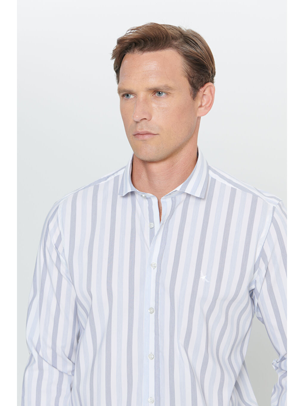 Erkek Beyaz-Mavi Slim Fit Dar Kesim %100 Pamuk Küçük İtalyan Yaka Çizgili Gömlek-4