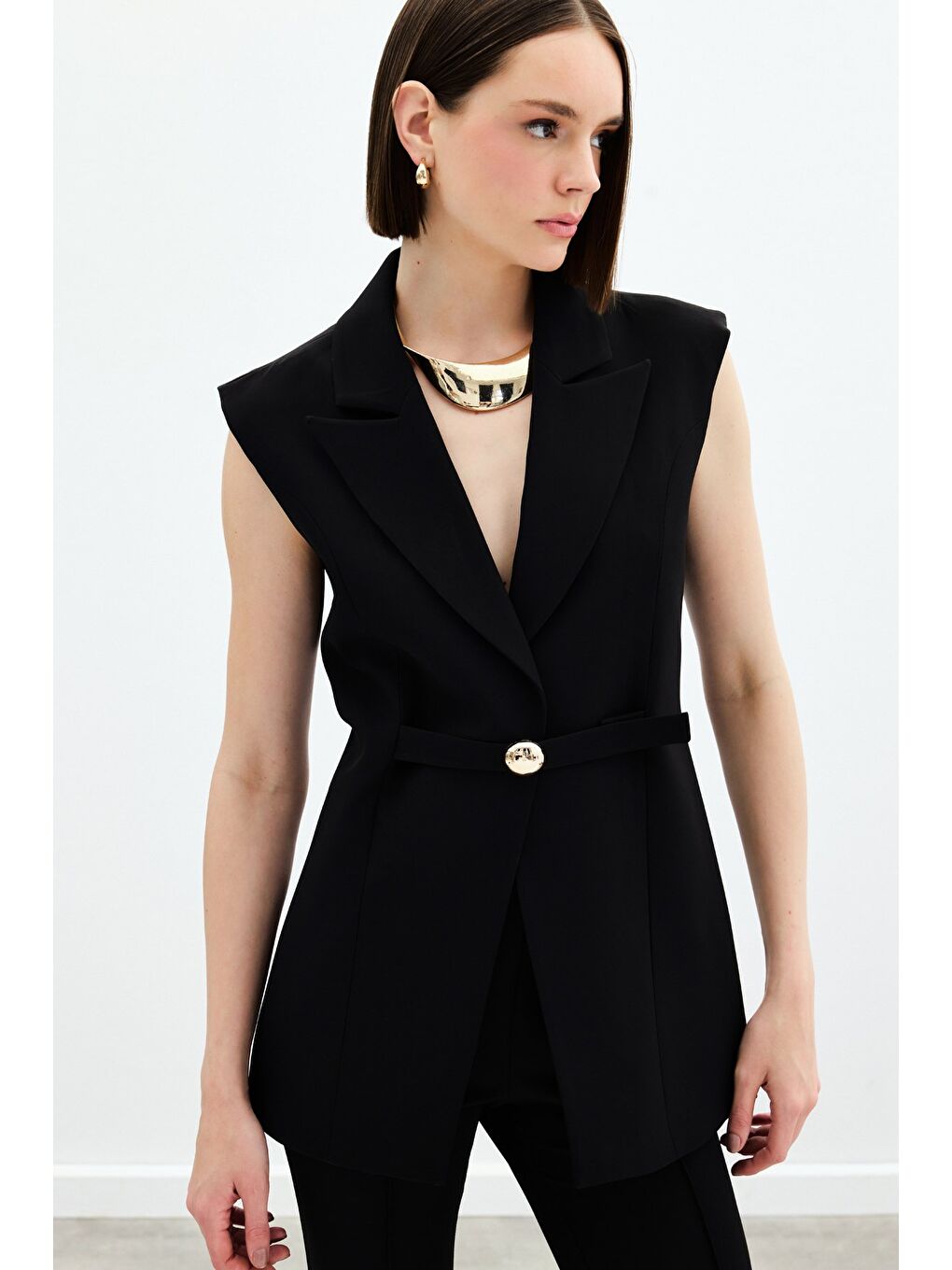 Toka Detaylı Uzun Yelek - Siyah-3