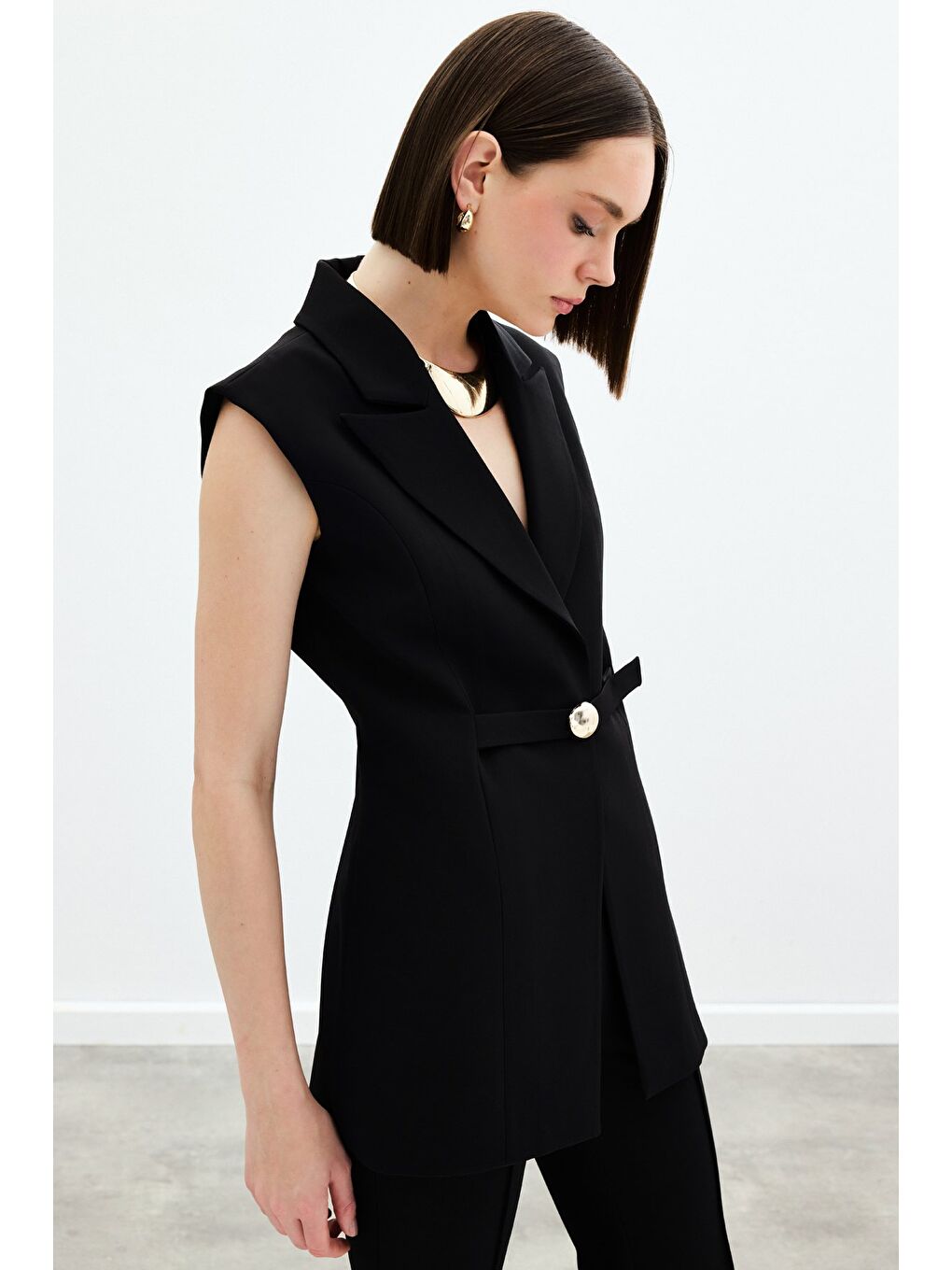 Toka Detaylı Uzun Yelek - Siyah-4