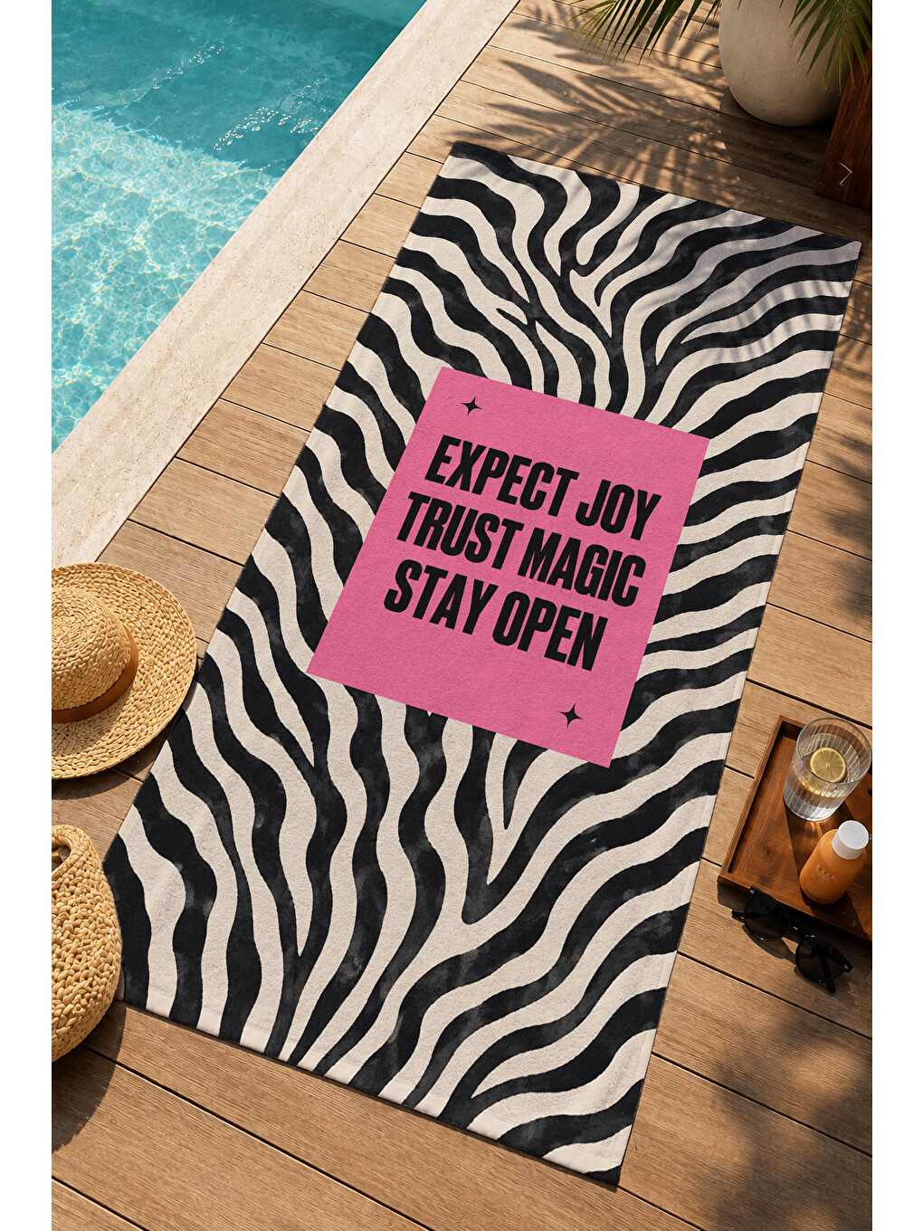 Pembe Pop Art Motivasyon Yazılı Zebra Desenli 70x150 Plaj Havlusu - Dijital Baskılı Solmaz Banyo Havlusu-1