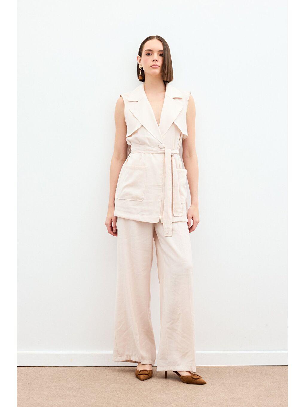 Bej Kuşaklı Uzun Yelek - Taş-1