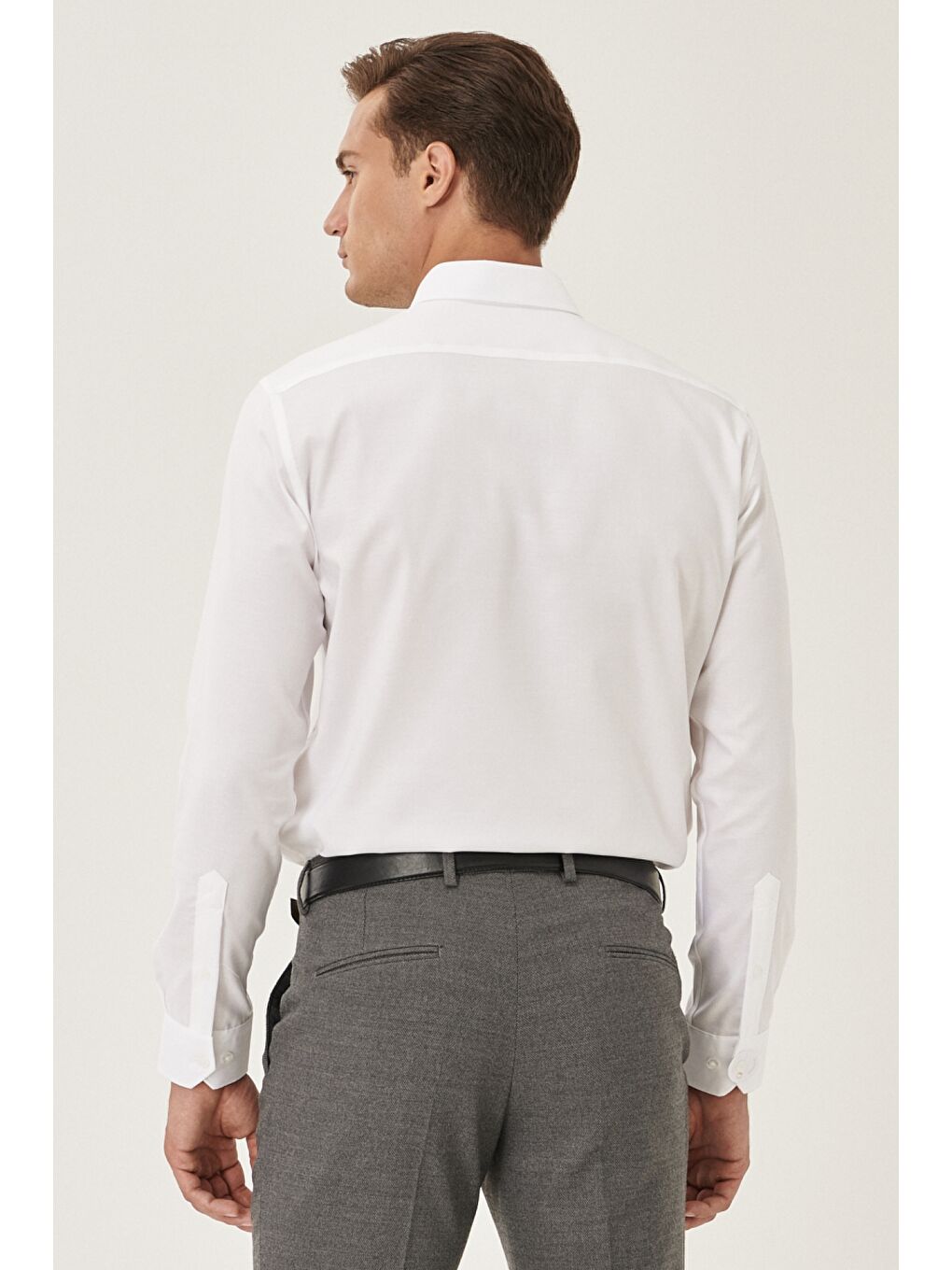 Erkek Beyaz Ütü Gerektirmeyen Taılored Slim Fit Dar Kesim Düğmeli Yaka %100 Pamuk Gömlek-4