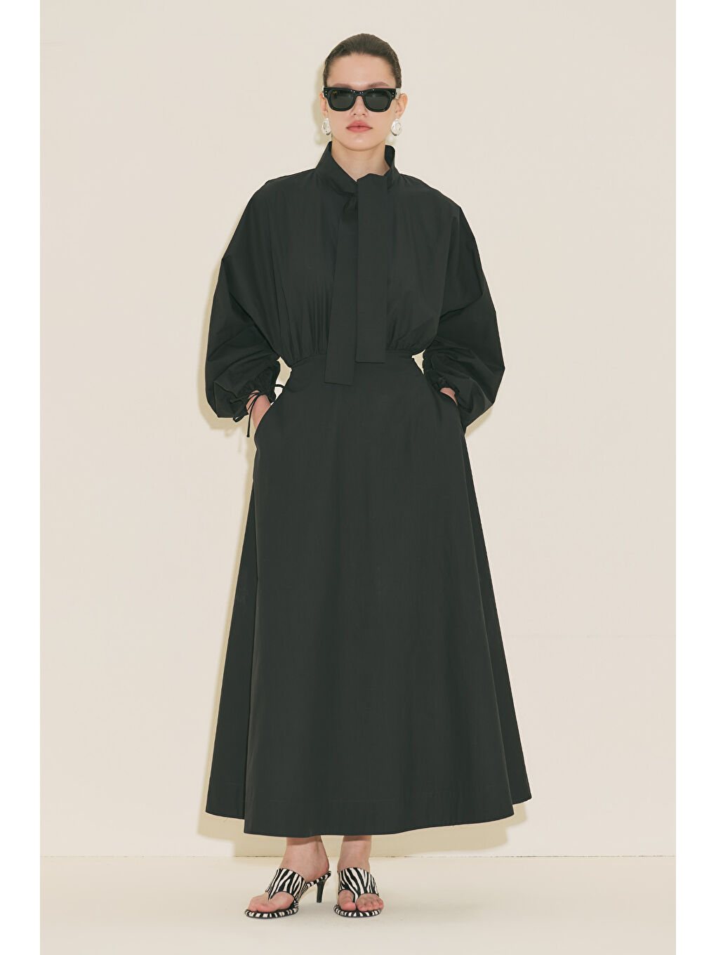 Geniş Kol Tasarımlı Elbise Siyah-1