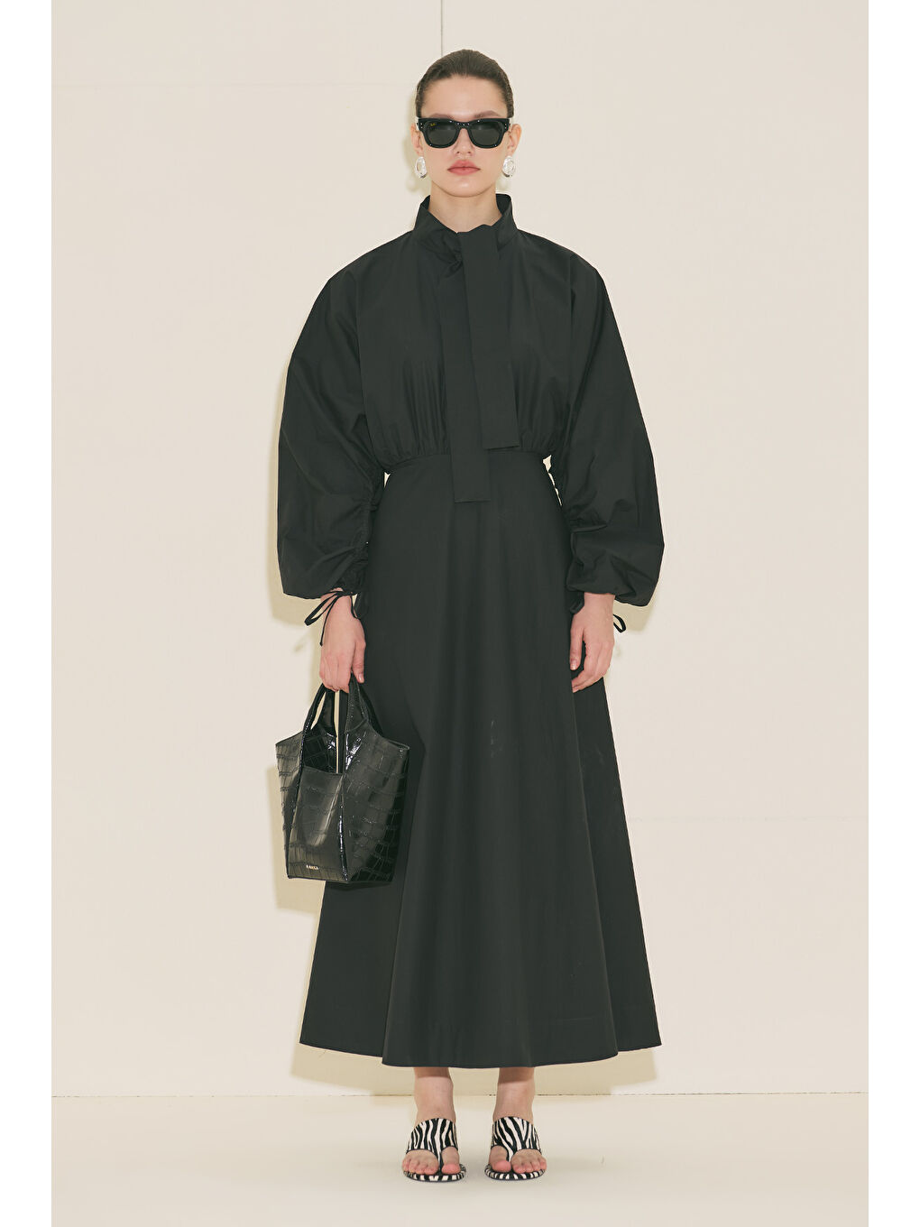 Geniş Kol Tasarımlı Elbise Siyah-4