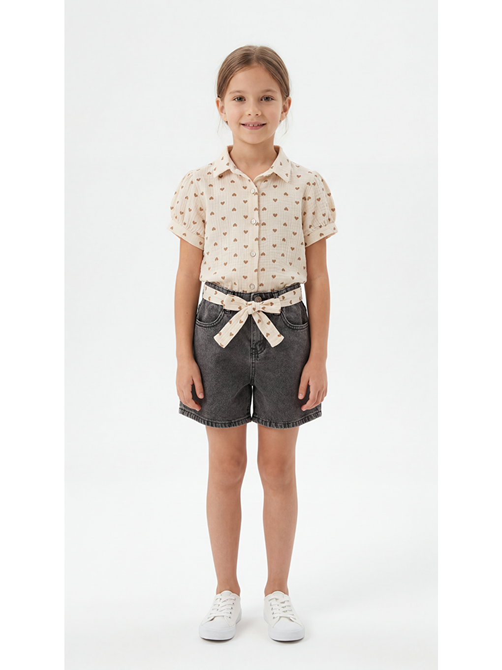 Bej Tüm Alan Kalp Baskılı Fiyonklu Kız Çocuk Gömlek-Şort Takım