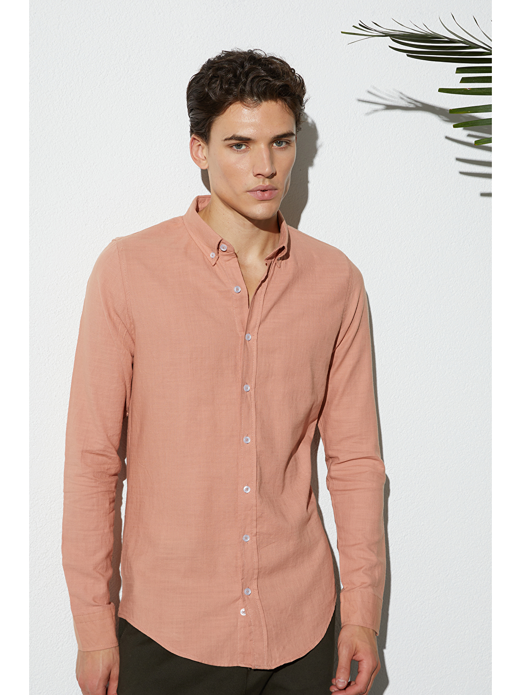 Erkek Slim Fit Dar Kesim %100 Pamuk Düğmeli Yaka Flam Keten Turuncu Gömlek