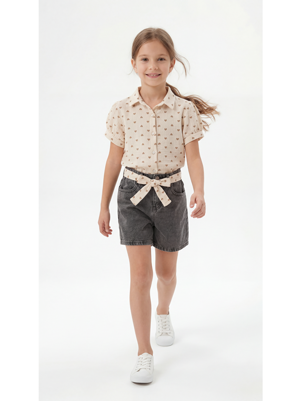 Bej Tüm Alan Kalp Baskılı Fiyonklu Kız Çocuk Gömlek-Şort Takım-2