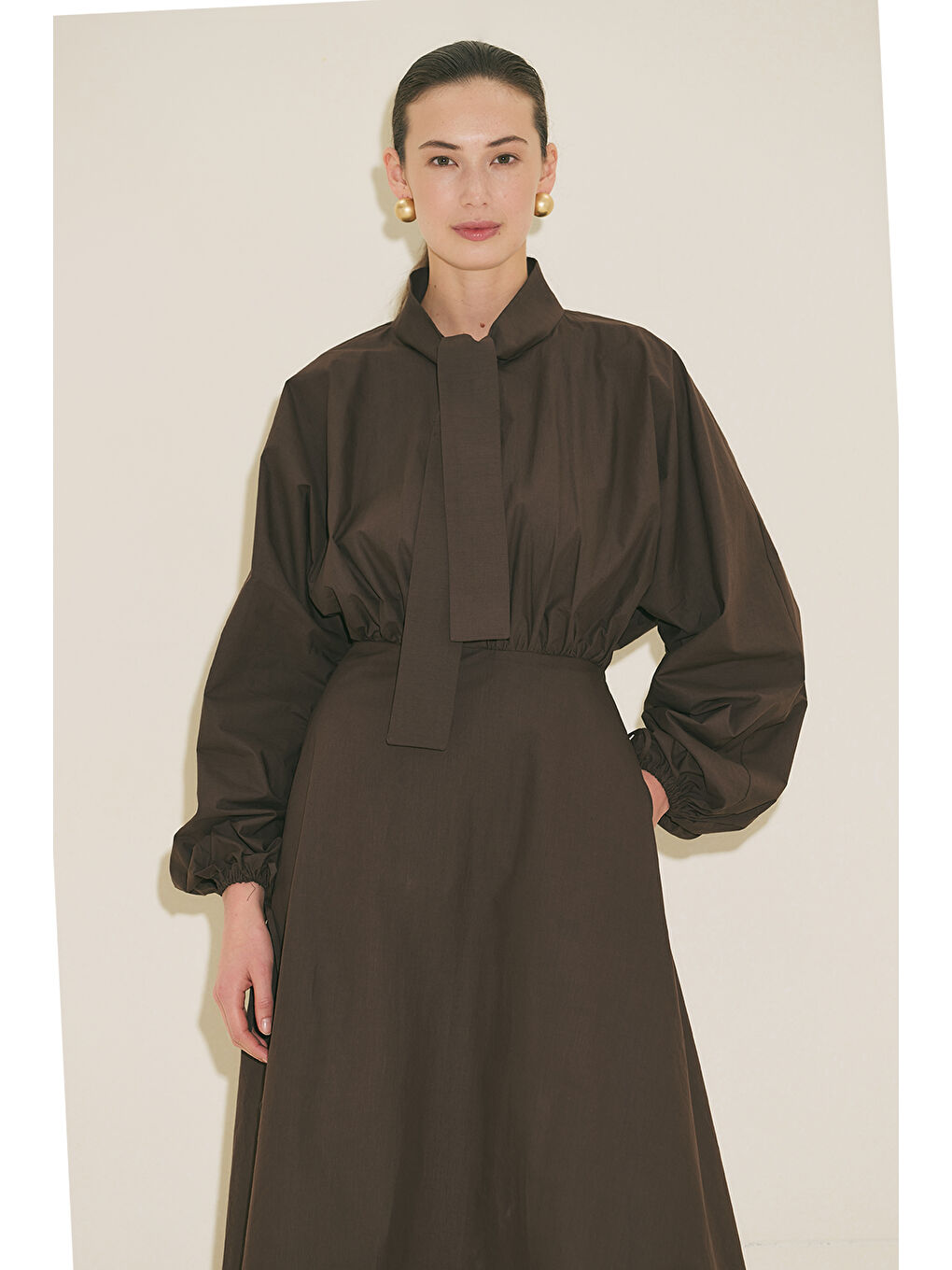 Geniş Kol Tasarımlı Elbise Kahverengi-1