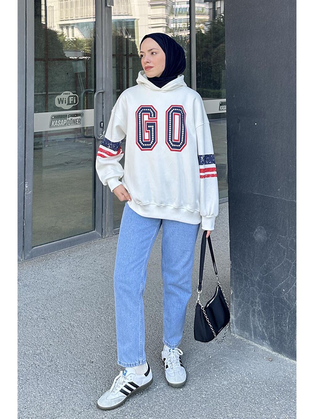 Go Baskılı Üç İplik Sweat Beyaz-1