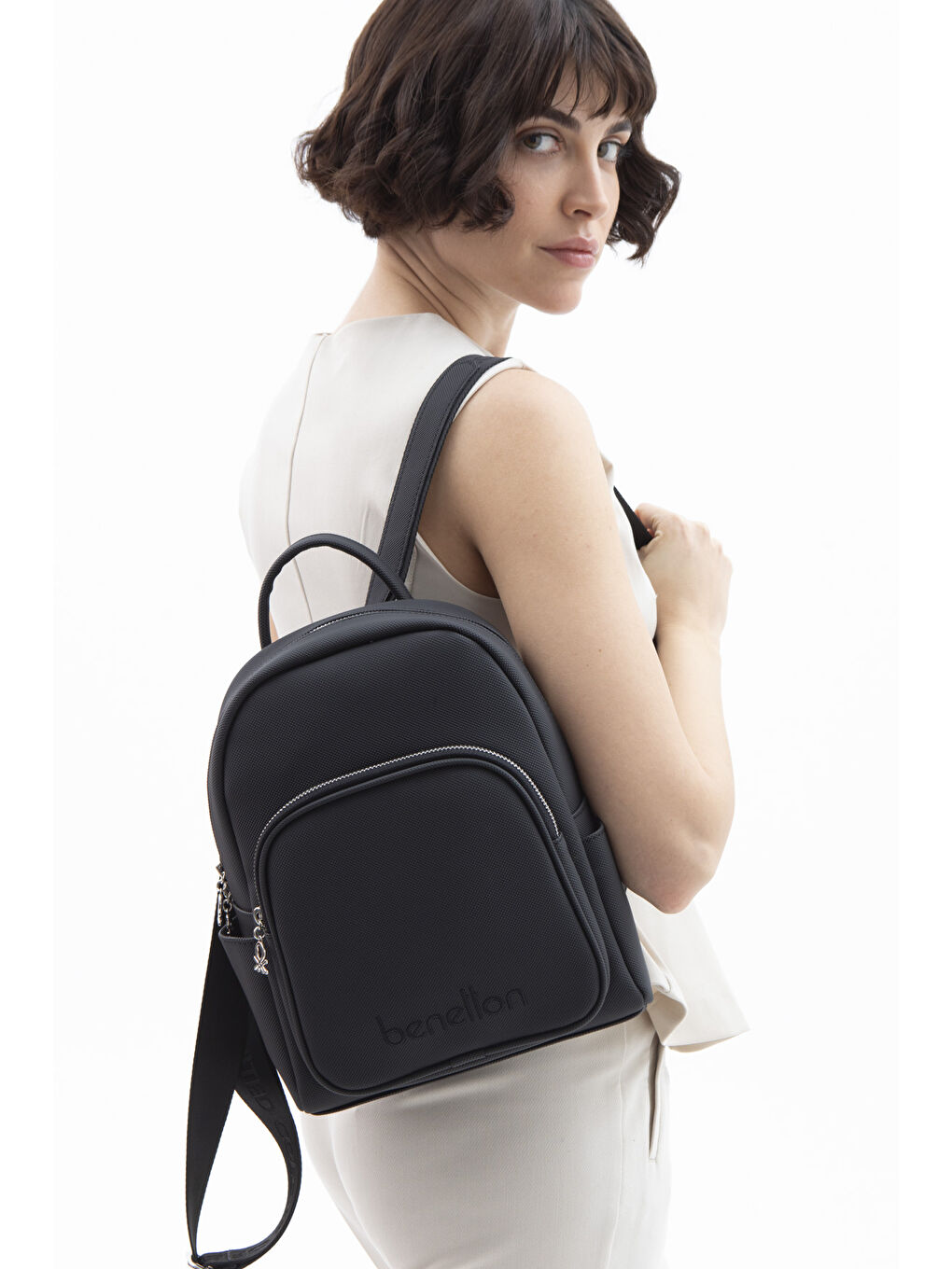 Siyah Kadin Sirt Çantasi Si̇yah BNT1605