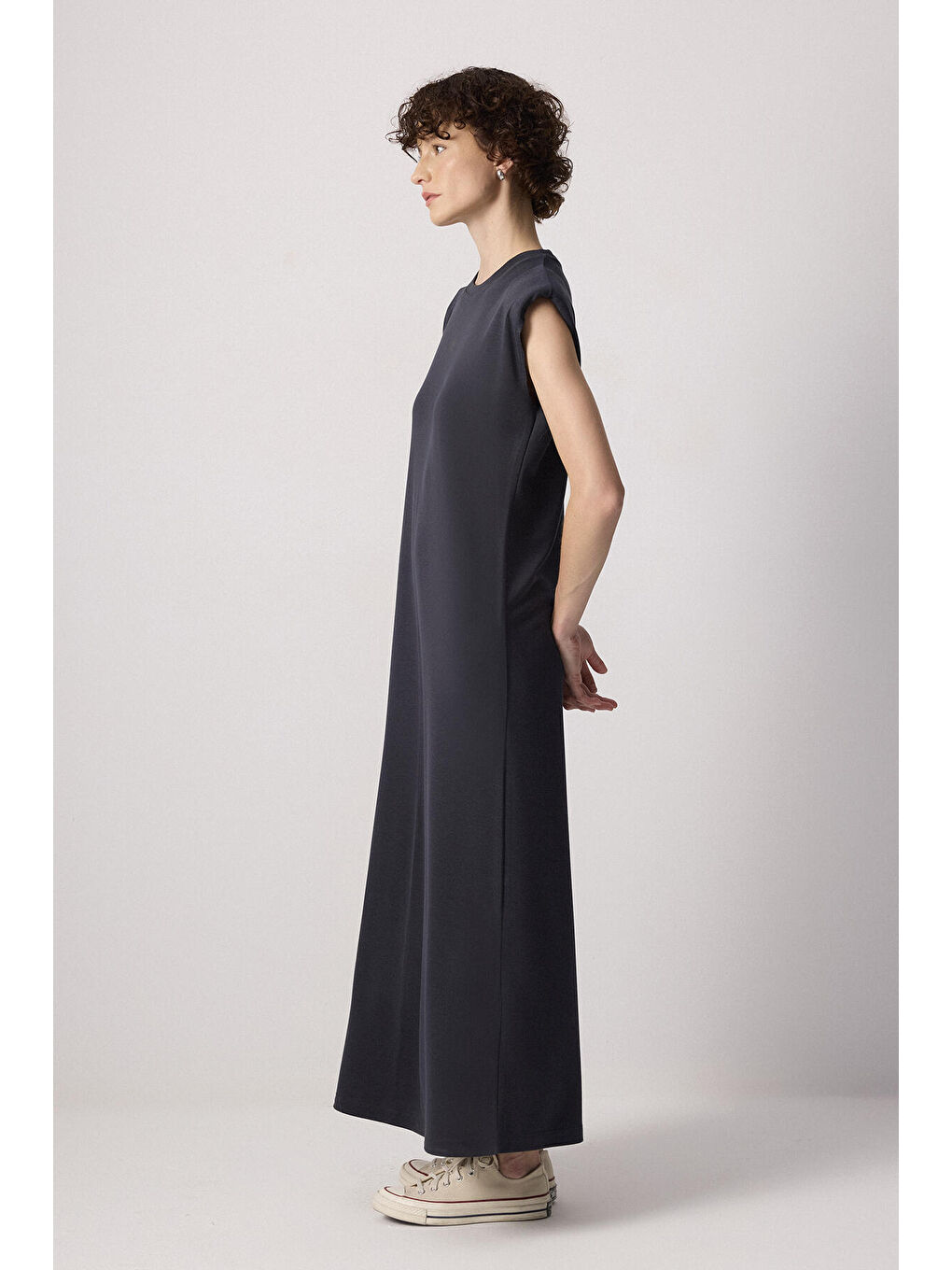 Gri Vatkalı Kolsuz Elbise-2