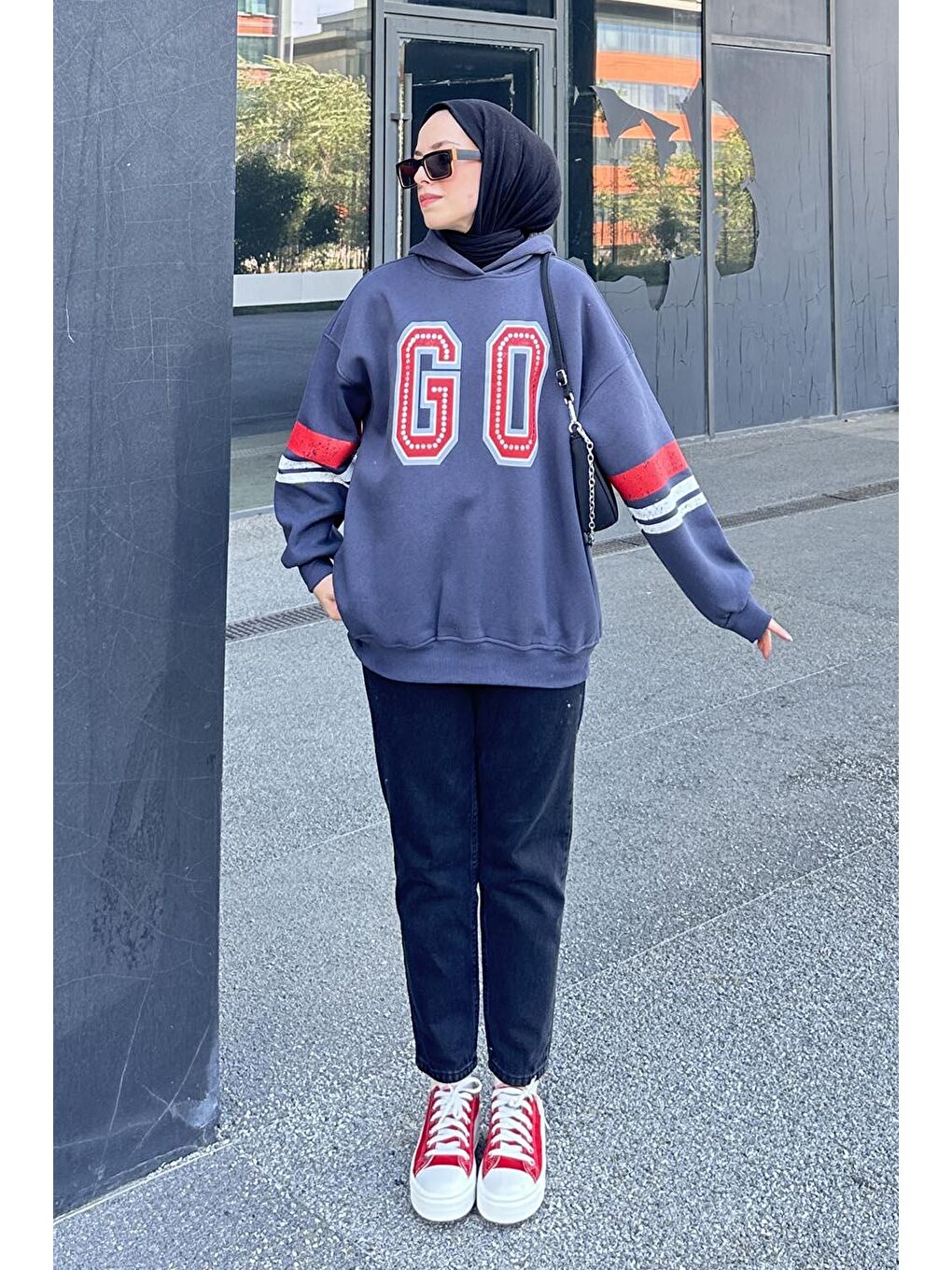 Gri Go Baskılı Üç İplik Sweat Füme