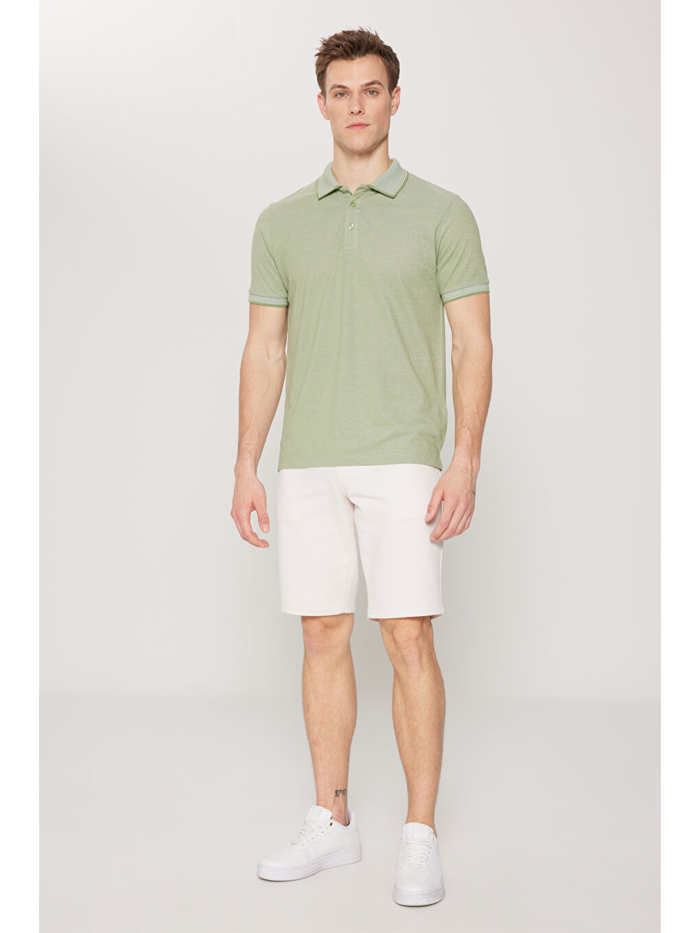 Erkek Yeşil Slim Fit Dar Kesim Kıvrılmaz Polo Yaka Kısa Kollu Tişört-3