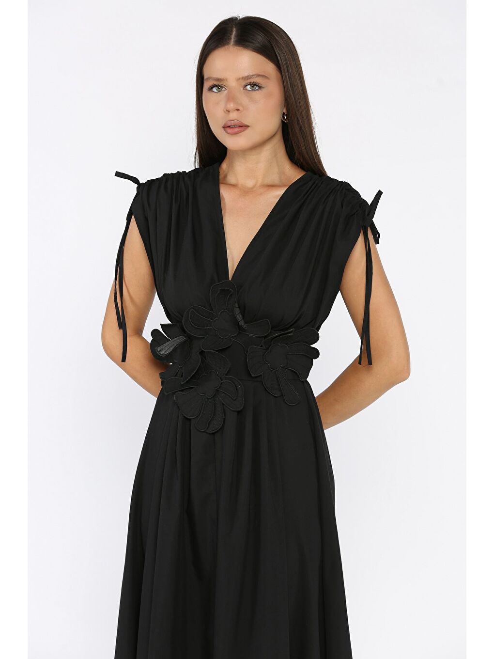 Siyah Papatya Aplikeli Kruvaze Elbise-2