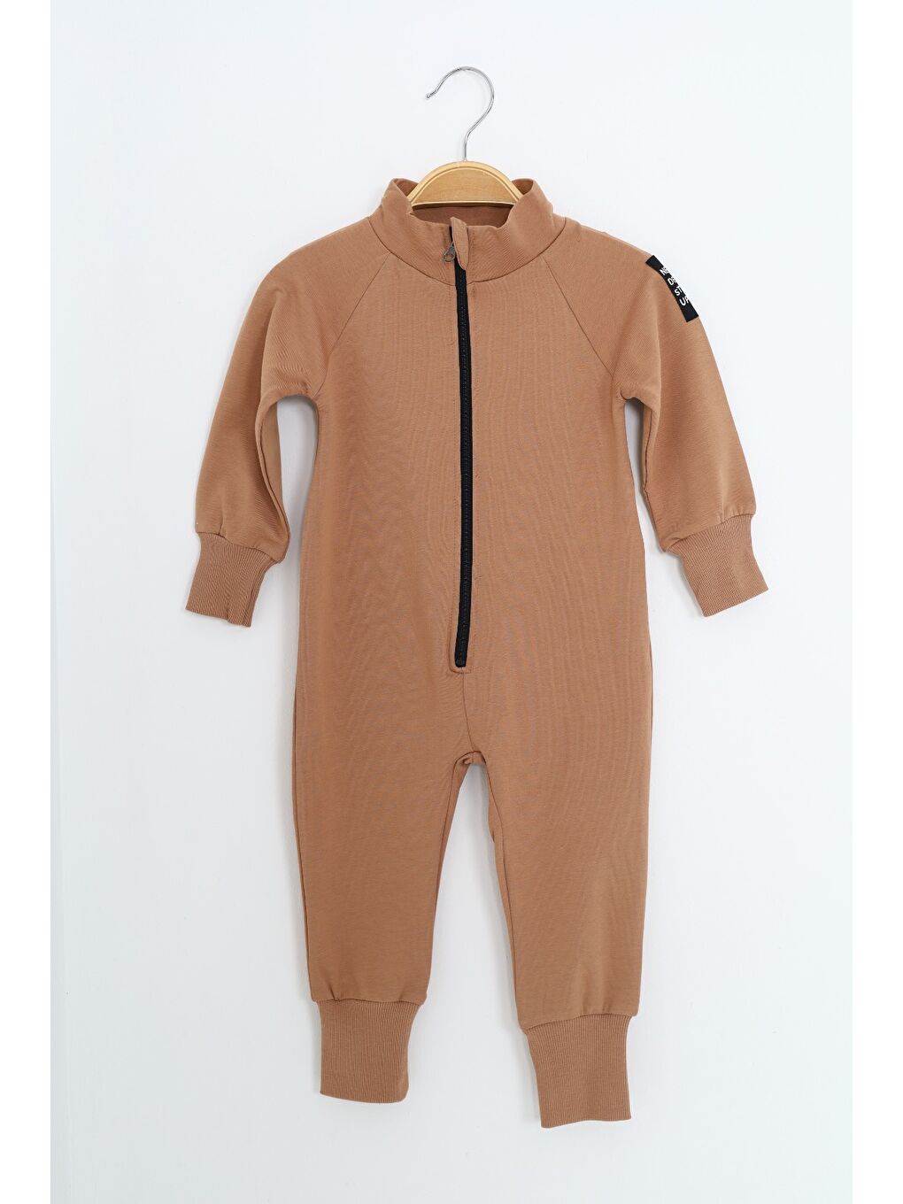 Kahverengi Erkek Çocuk Kolu Arma Detaylı Tulum