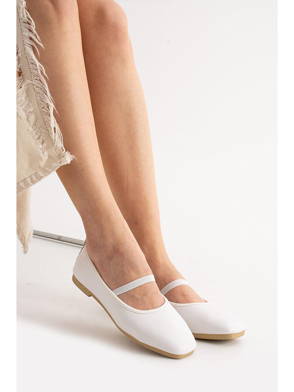 Beyaz AL-113 Lastikli Babet Günlük Kadın Ayakkabı Ev Babeti-1