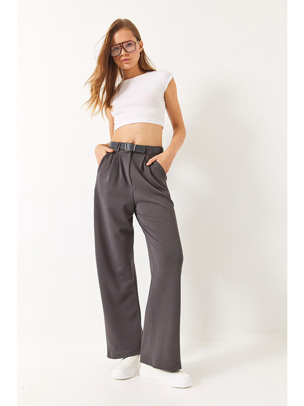 Gri Kadın Çift Pile Detaylı Kemerli Örme Pantolon-1