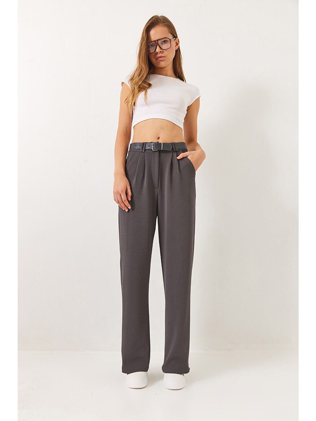 Gri Kadın Çift Pile Detaylı Kemerli Örme Pantolon-4