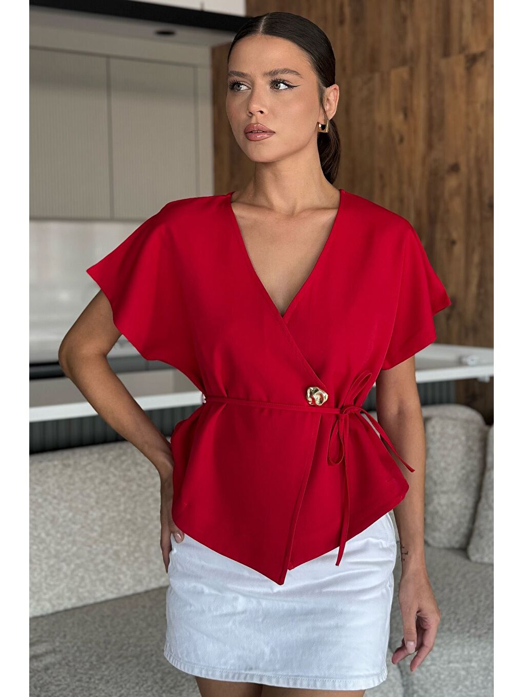 Kırmızı Kruvaze Yaka Bel Bağcıklı Kolsuz Kısa Ceket