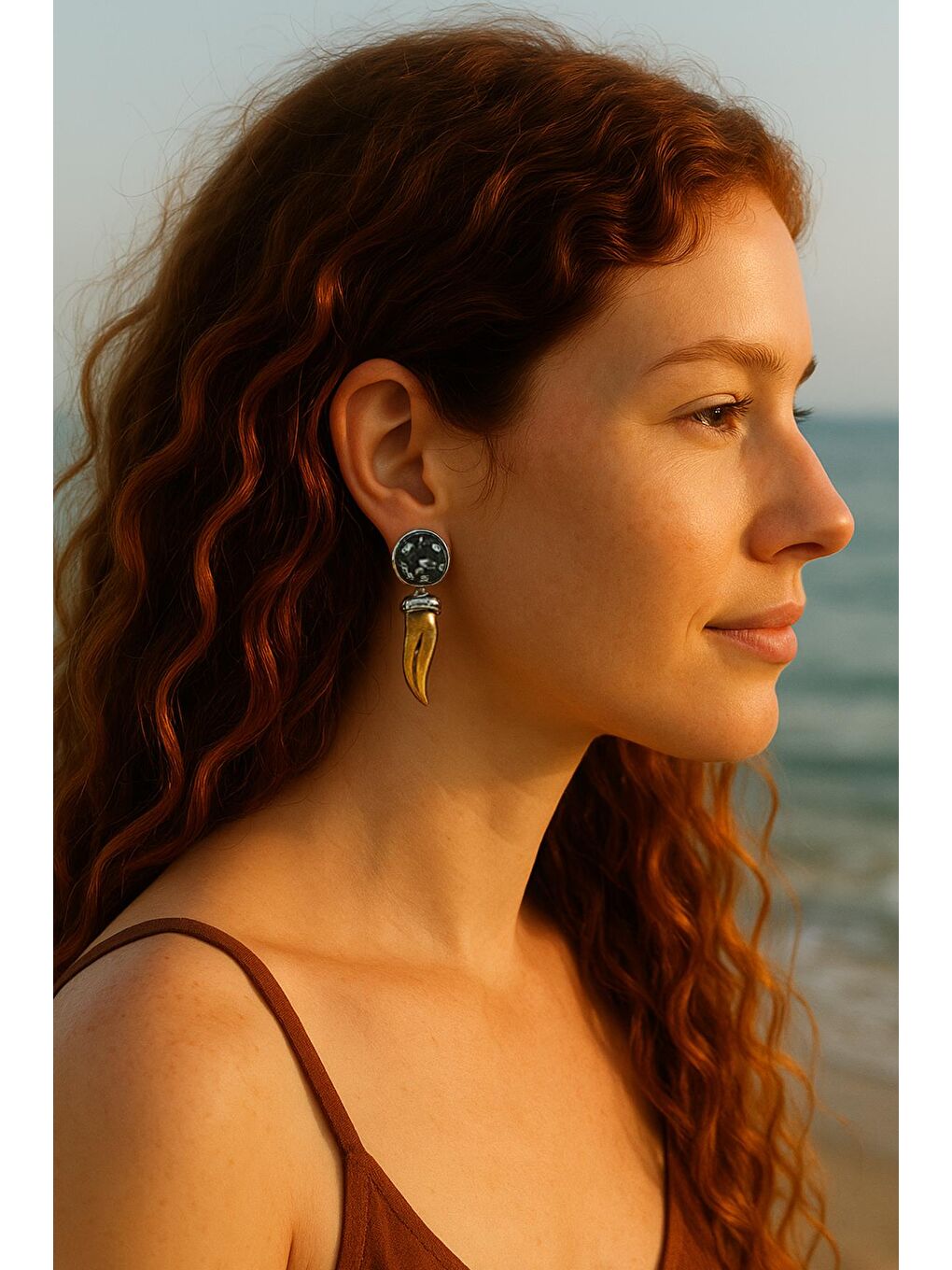 Sarı Parlak Taşlı Boynuz Küpe-3