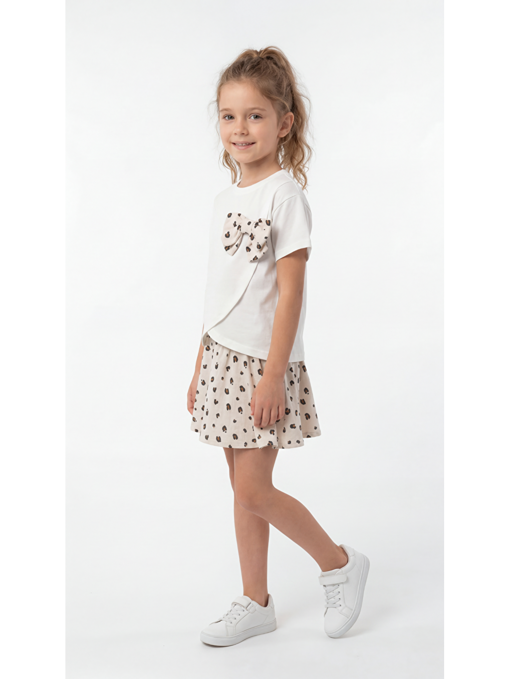 Beyaz Kurdeleli Leopar Desenli Kız Çocuk Tişört-Şort Takım-1