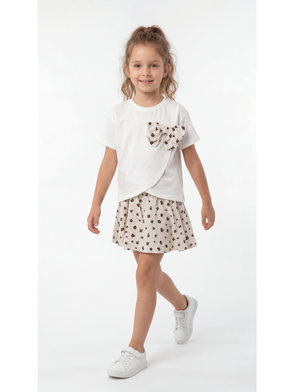 Beyaz Kurdeleli Leopar Desenli Kız Çocuk Tişört-Şort Takım-2