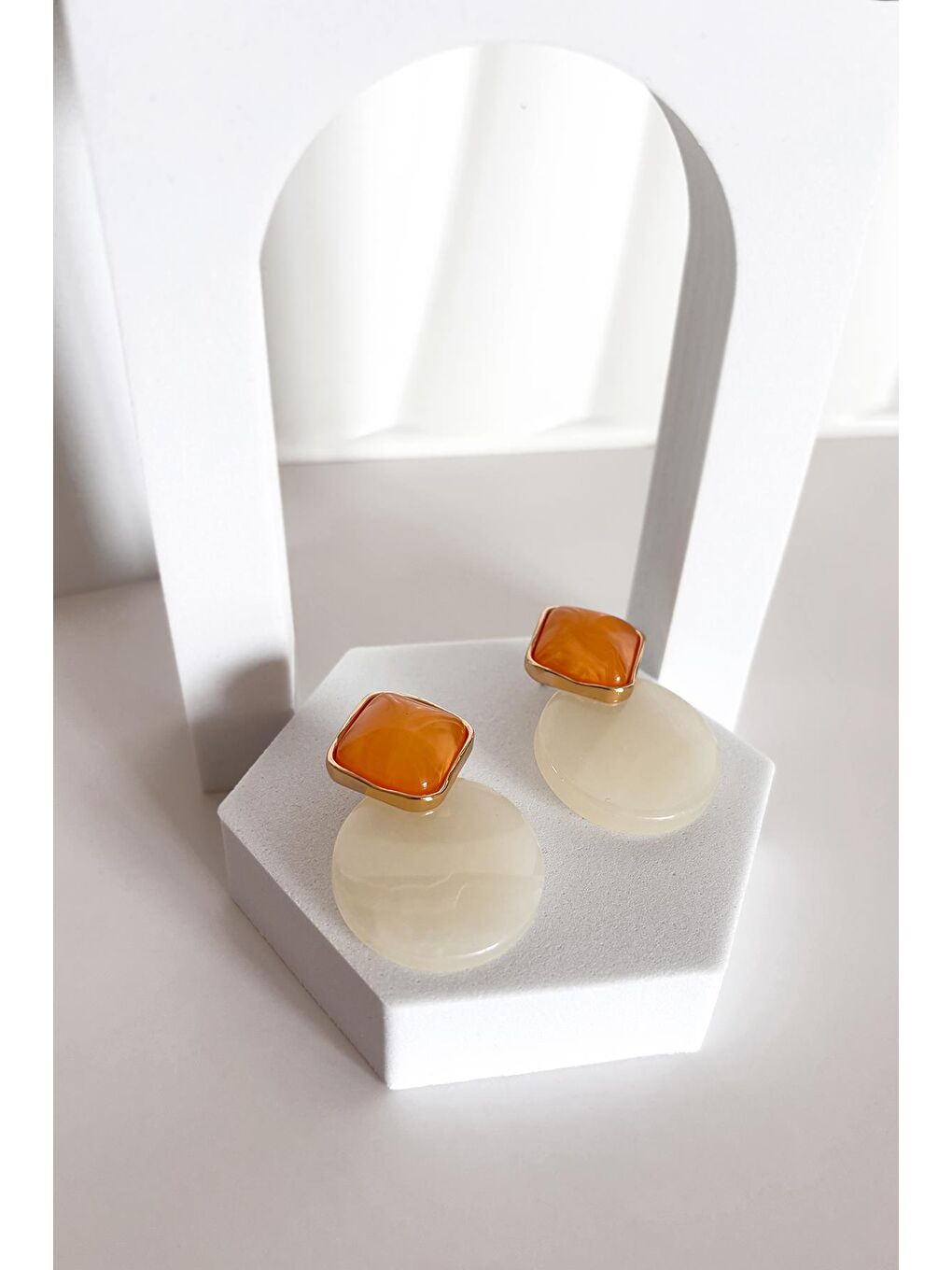 Ekru Orbit Akrilik Küpe-1