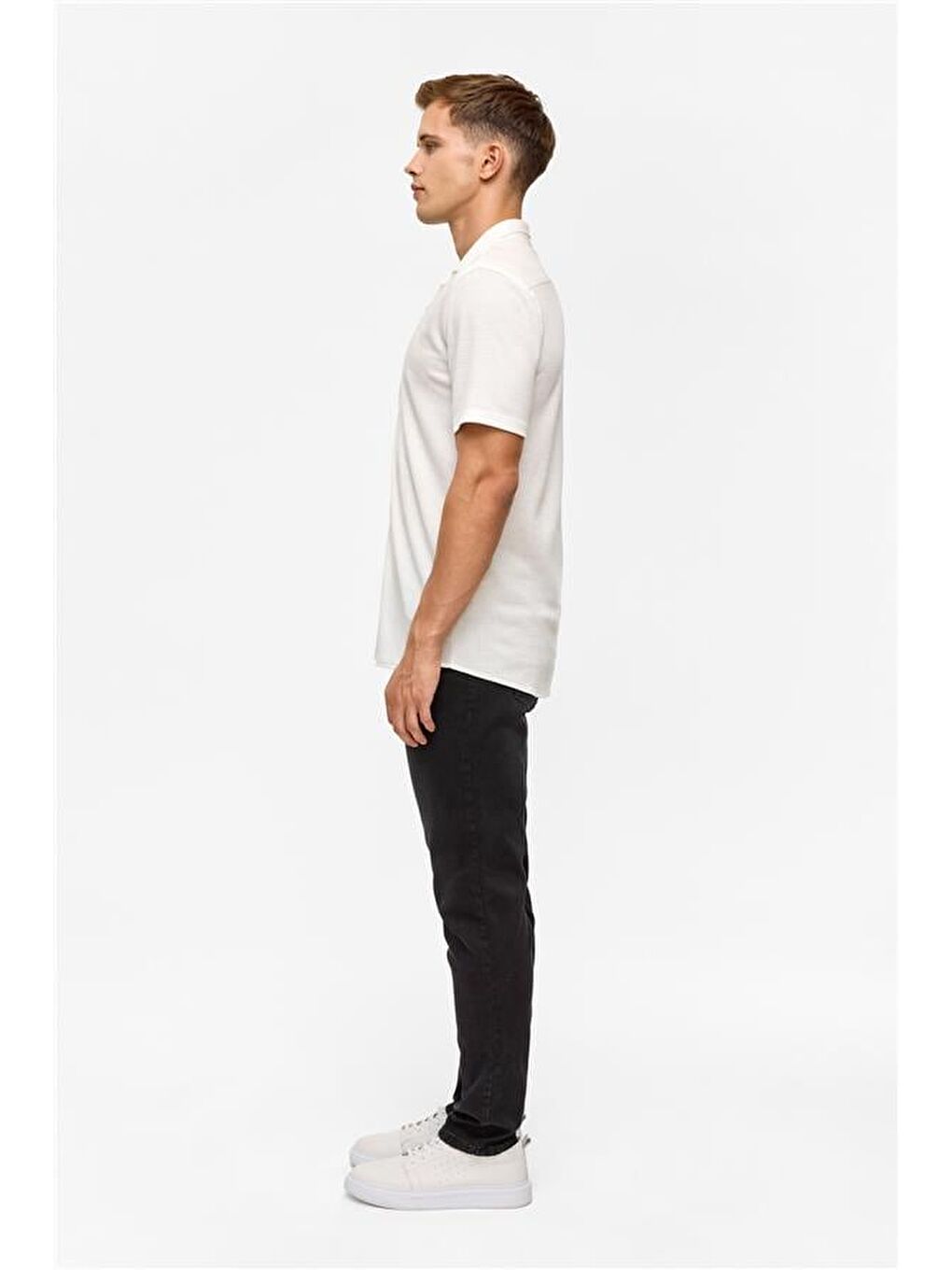 Beyaz Slim Desenli Apaş Yaka Gömlek-4