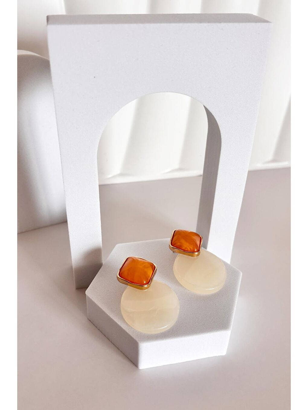 Ekru Orbit Akrilik Küpe-3