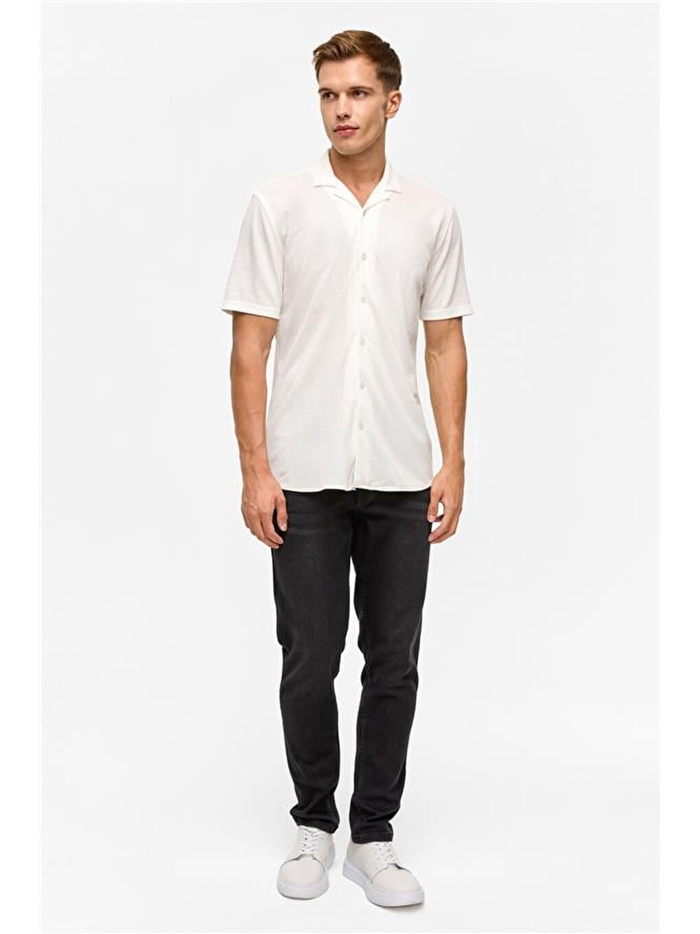 Beyaz Slim Desenli Apaş Yaka Gömlek-8