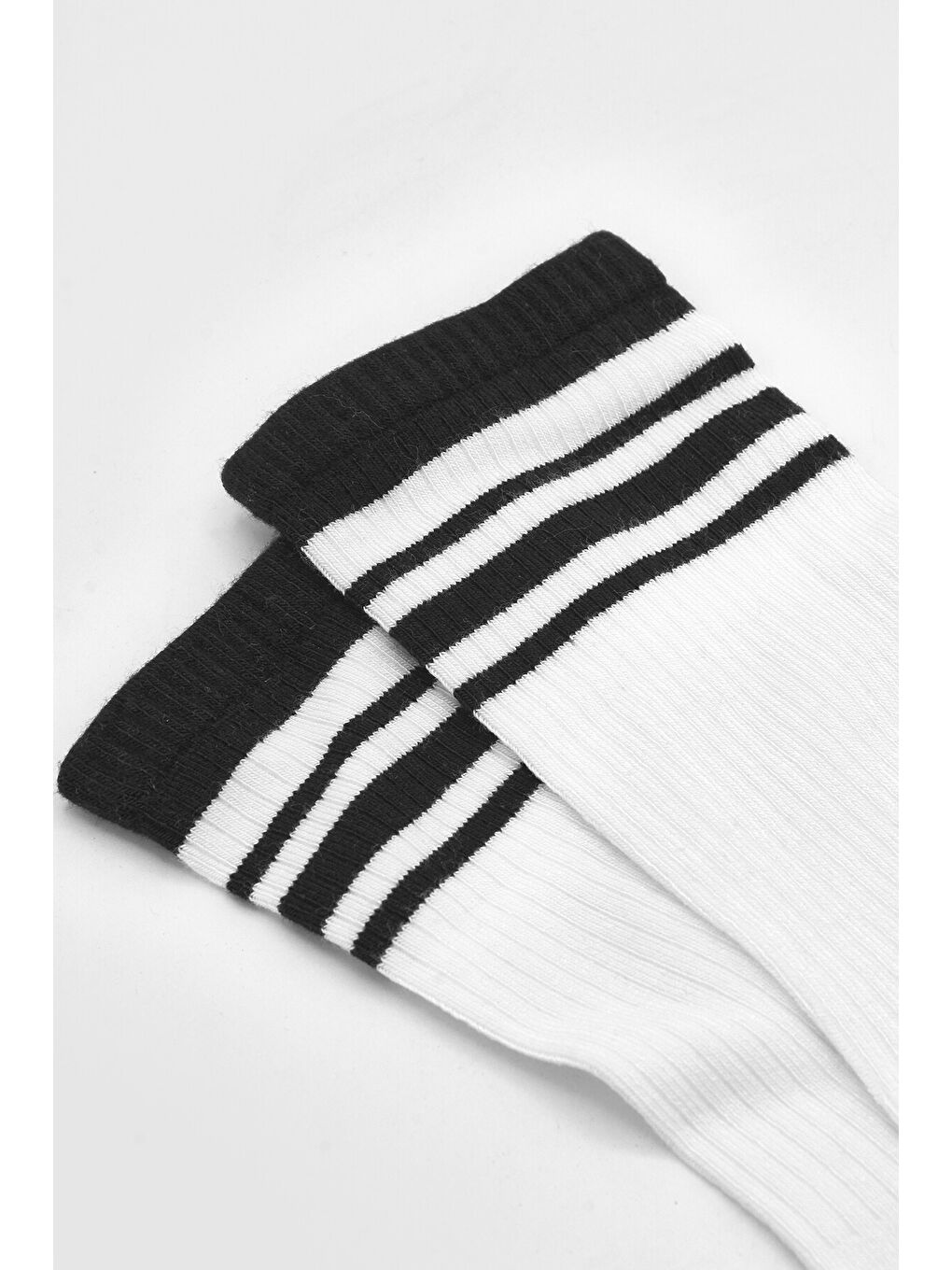 Beyaz Çemberli Bamboo Soket Çorap-1