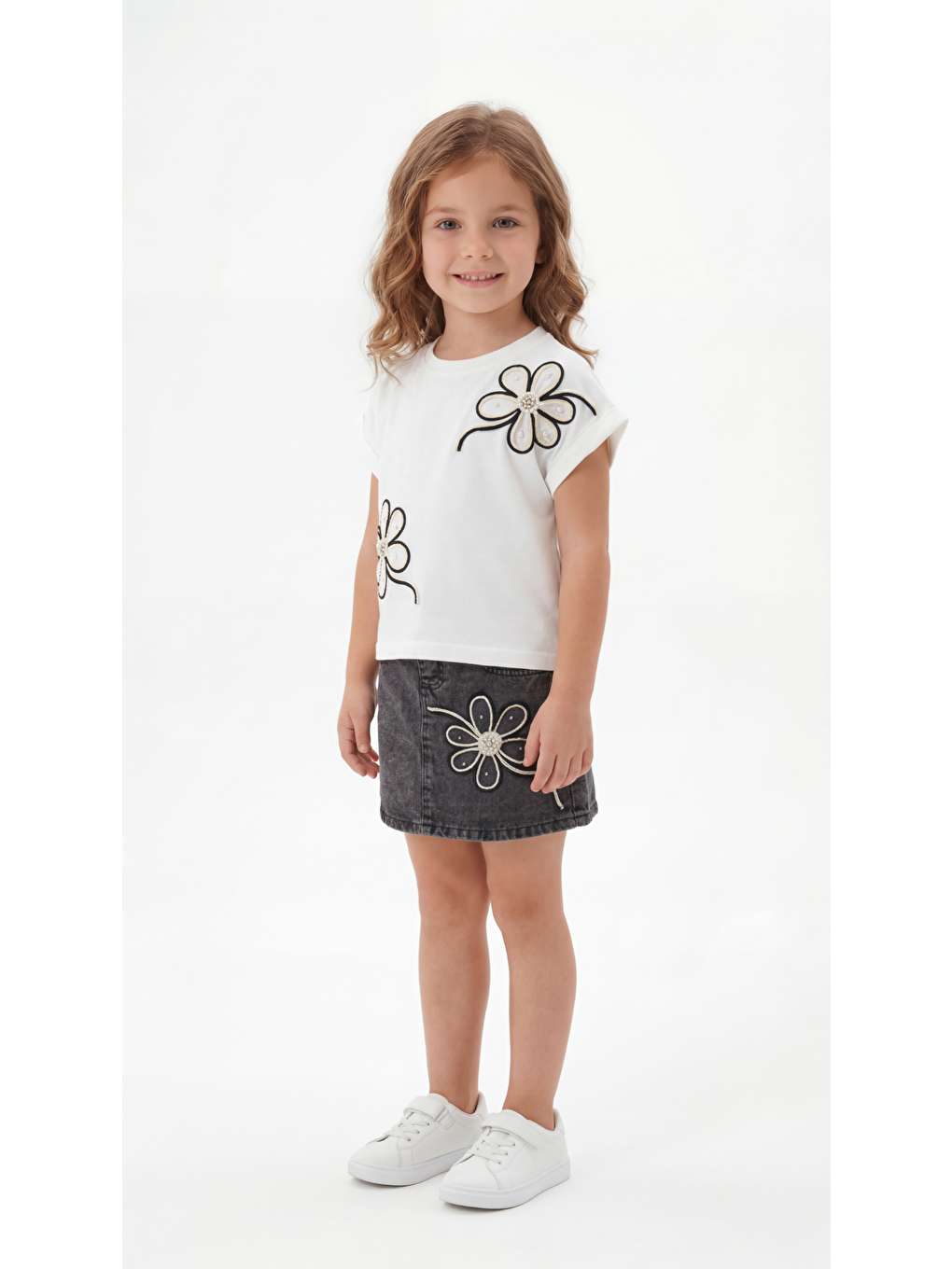 Beyaz Papatyalı Kız Çocuk Tişört-Şort Takım-2