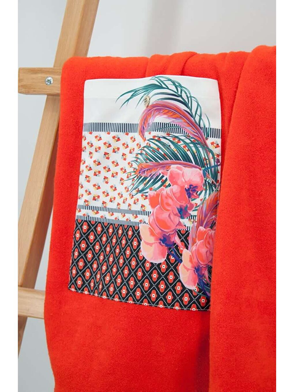 Karışık Zerafet Cepli Plaj Havlusu