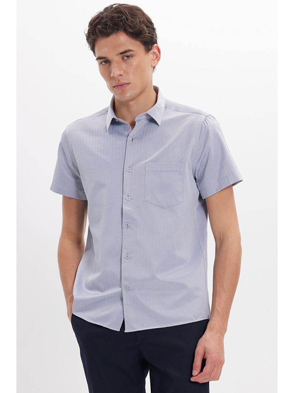 Erkek Regular Fit Klasik Kesim Pamuklu Kısa Kollu Armürlü Gri Gömlek-2