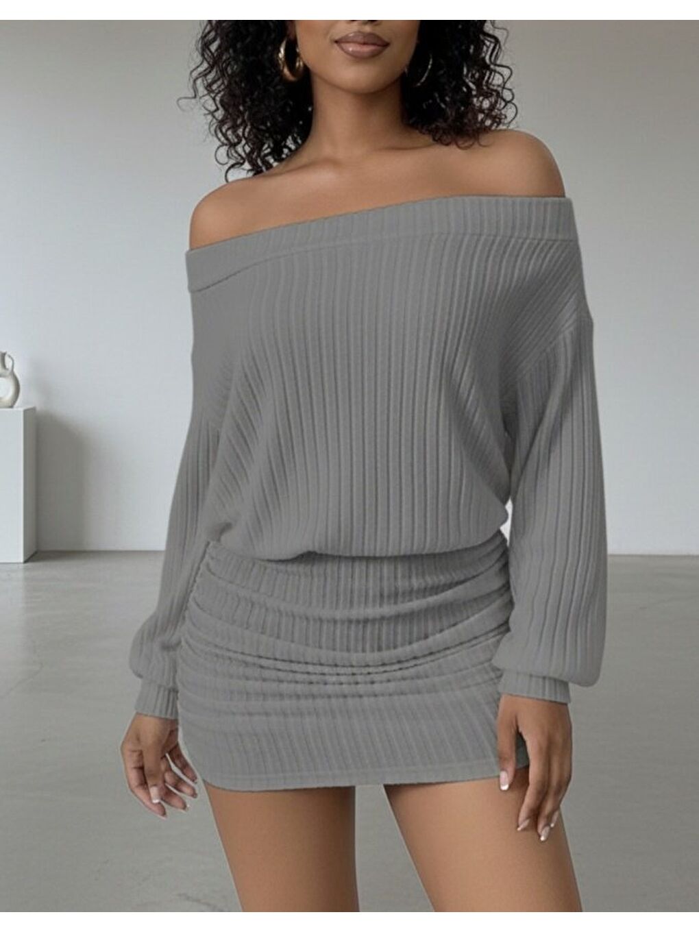 Gri Kadın Uzun Kollu Madonna Yaka Yanlardan Büzgülü şardonlu Kaşkorse Mini Elbise