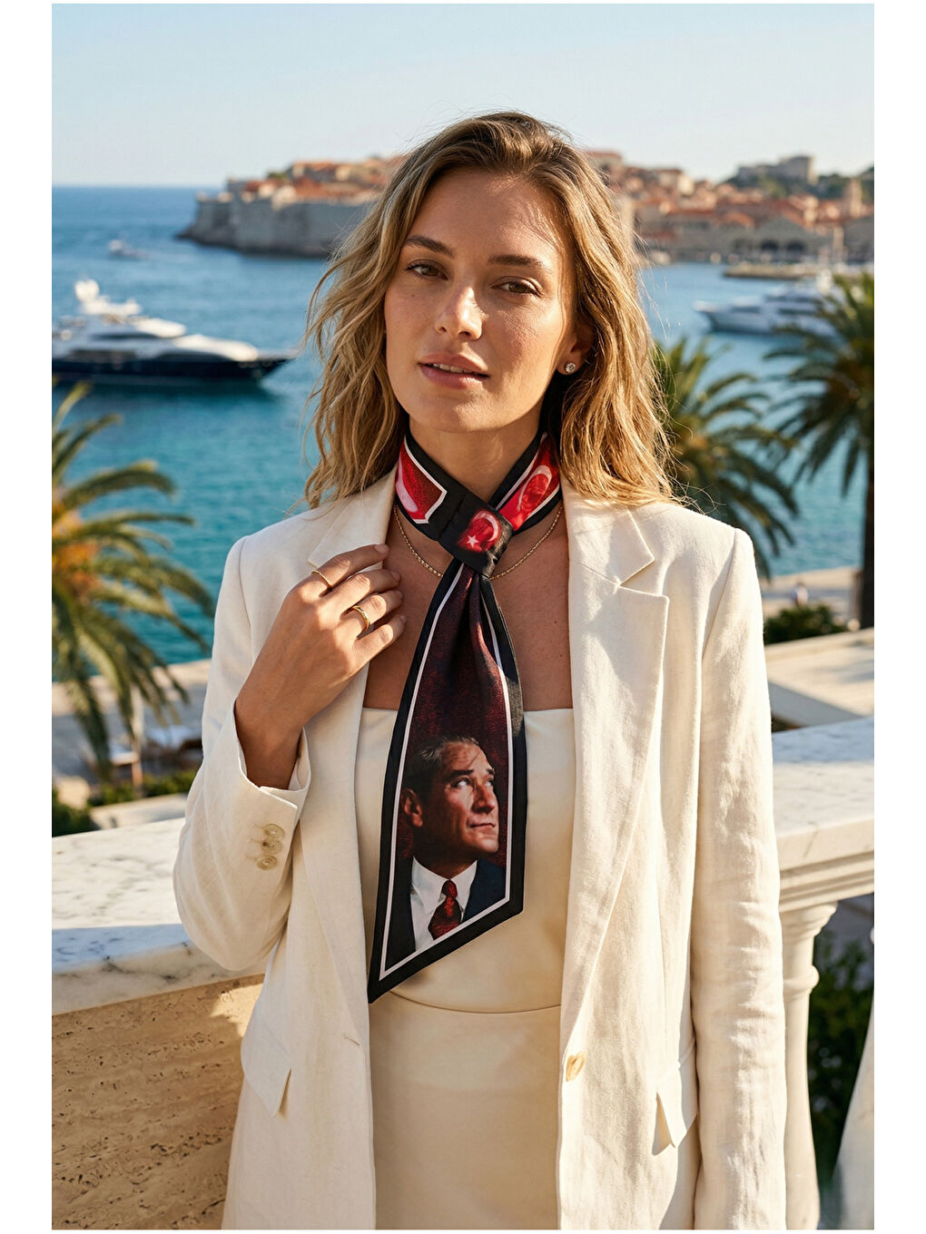 Beyaz Kadın Atatürk Temalı Siyah Uzun Bağlamalı Boyun Fuları Kravat Fular FLR1028 KIRMIZI-2