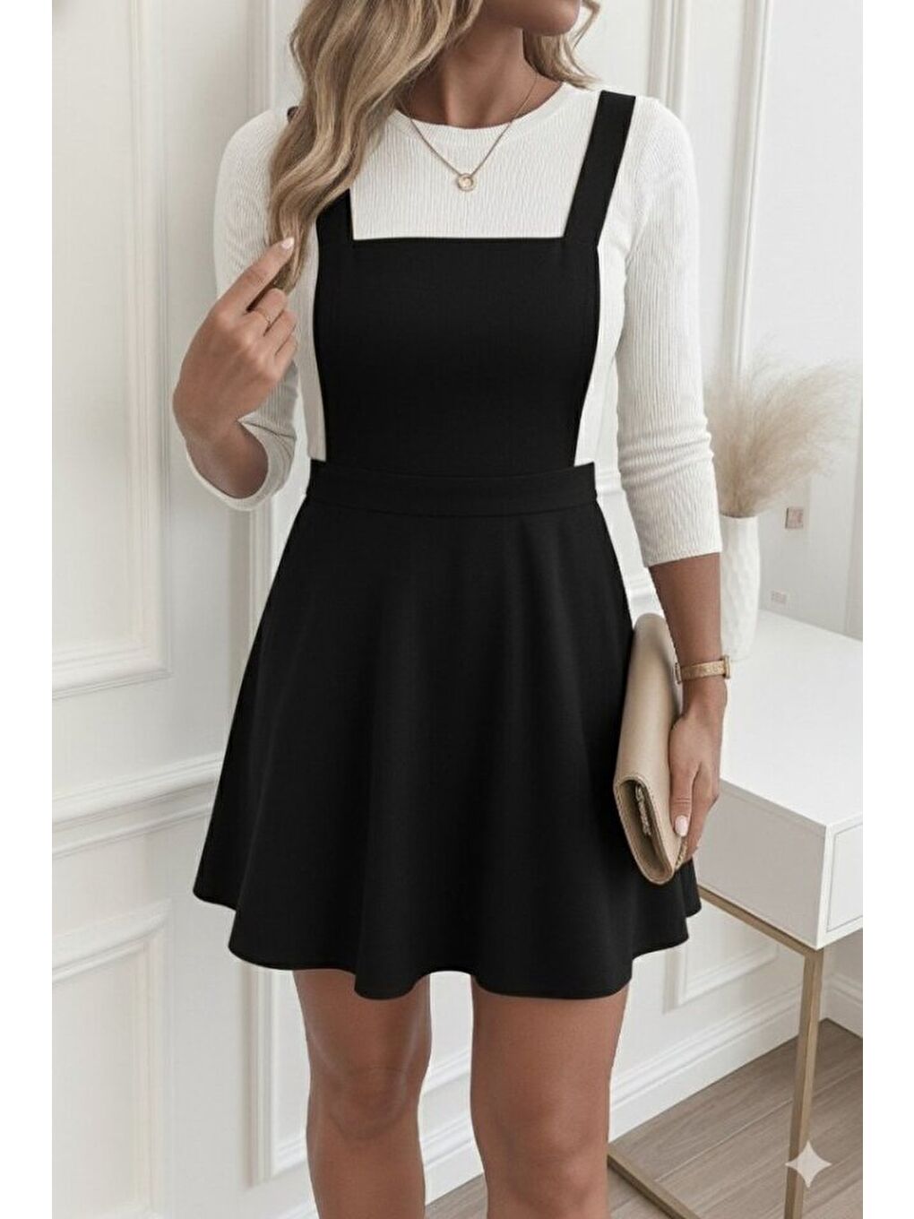 Siyah Kadın Askılı Sırttan çapraz Detaylı Kısa Kiloş Kadife Mini Elbise
