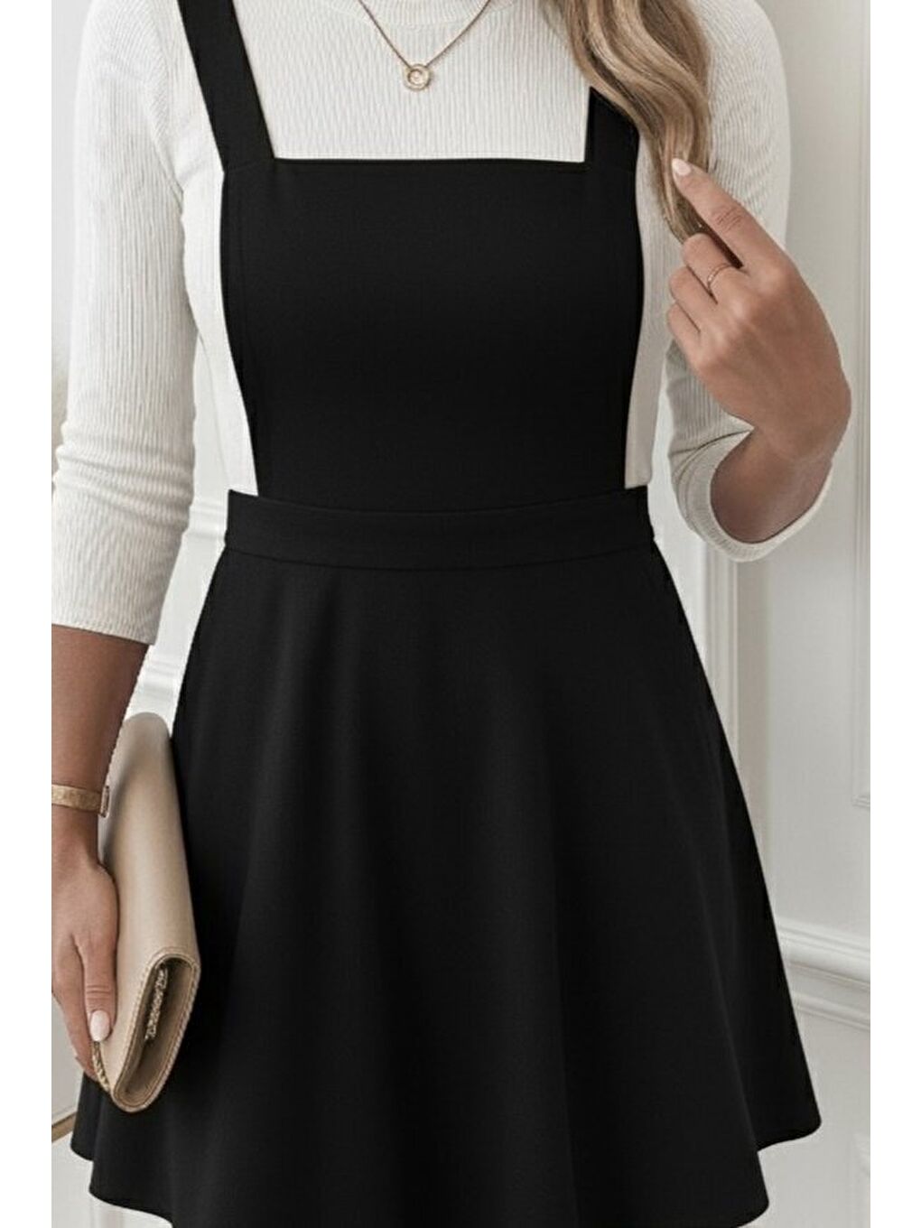 Siyah Kadın Askılı Sırttan çapraz Detaylı Kısa Kiloş Kadife Mini Elbise-1