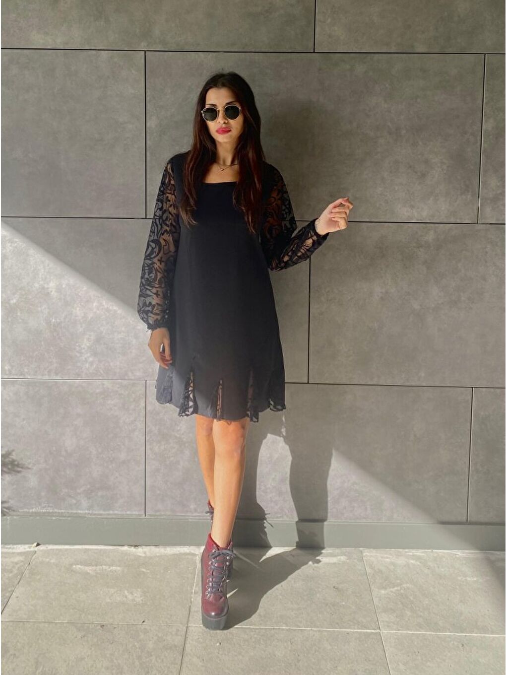 Siyah Kadın Uzun Kollu Yuvarlak Yaka Kol Ve Etek Ucu Dantelli Kısa Ithal Krep Elbise-4