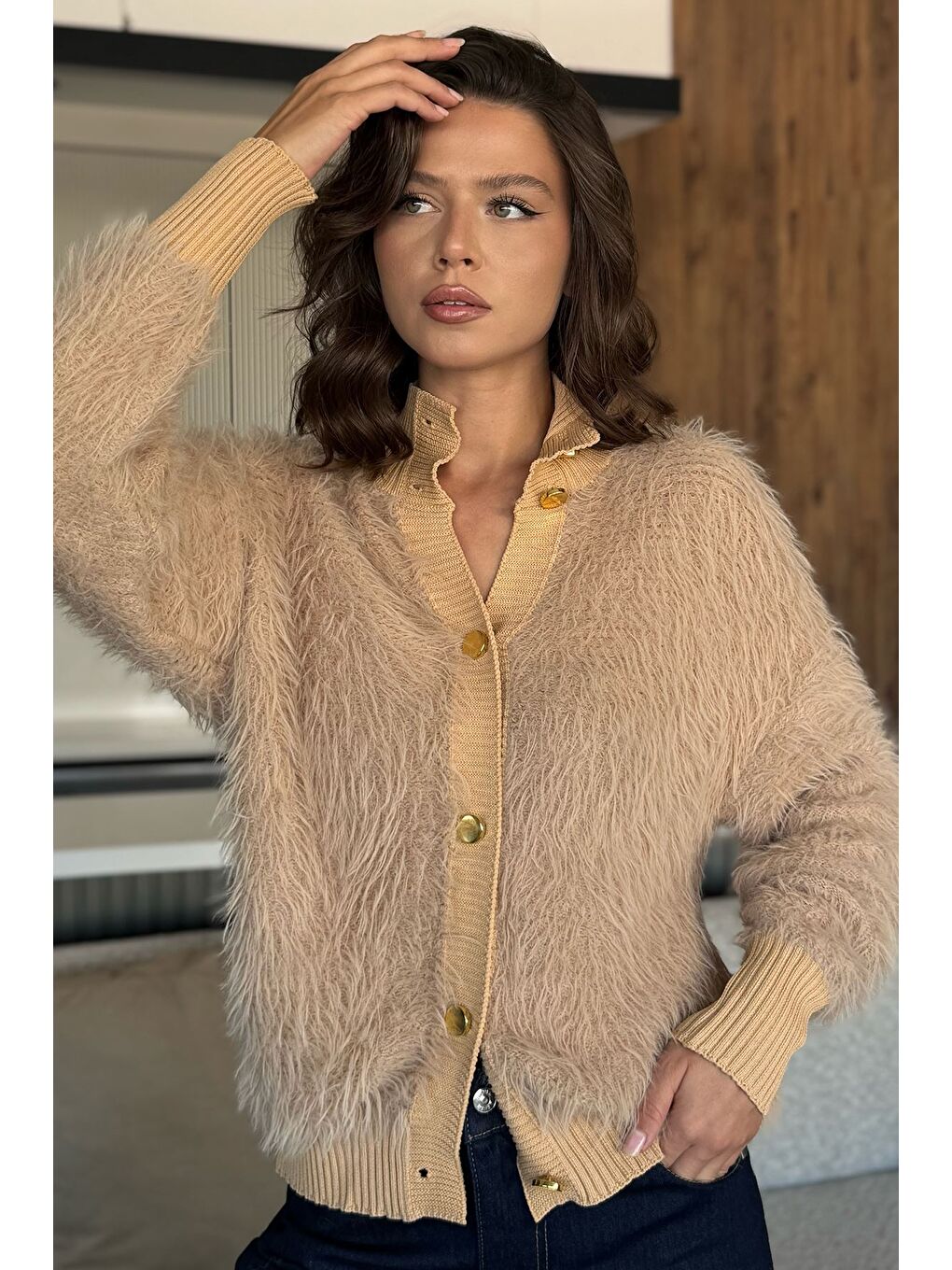 Bej Kadın Sakallı Triko Ceket