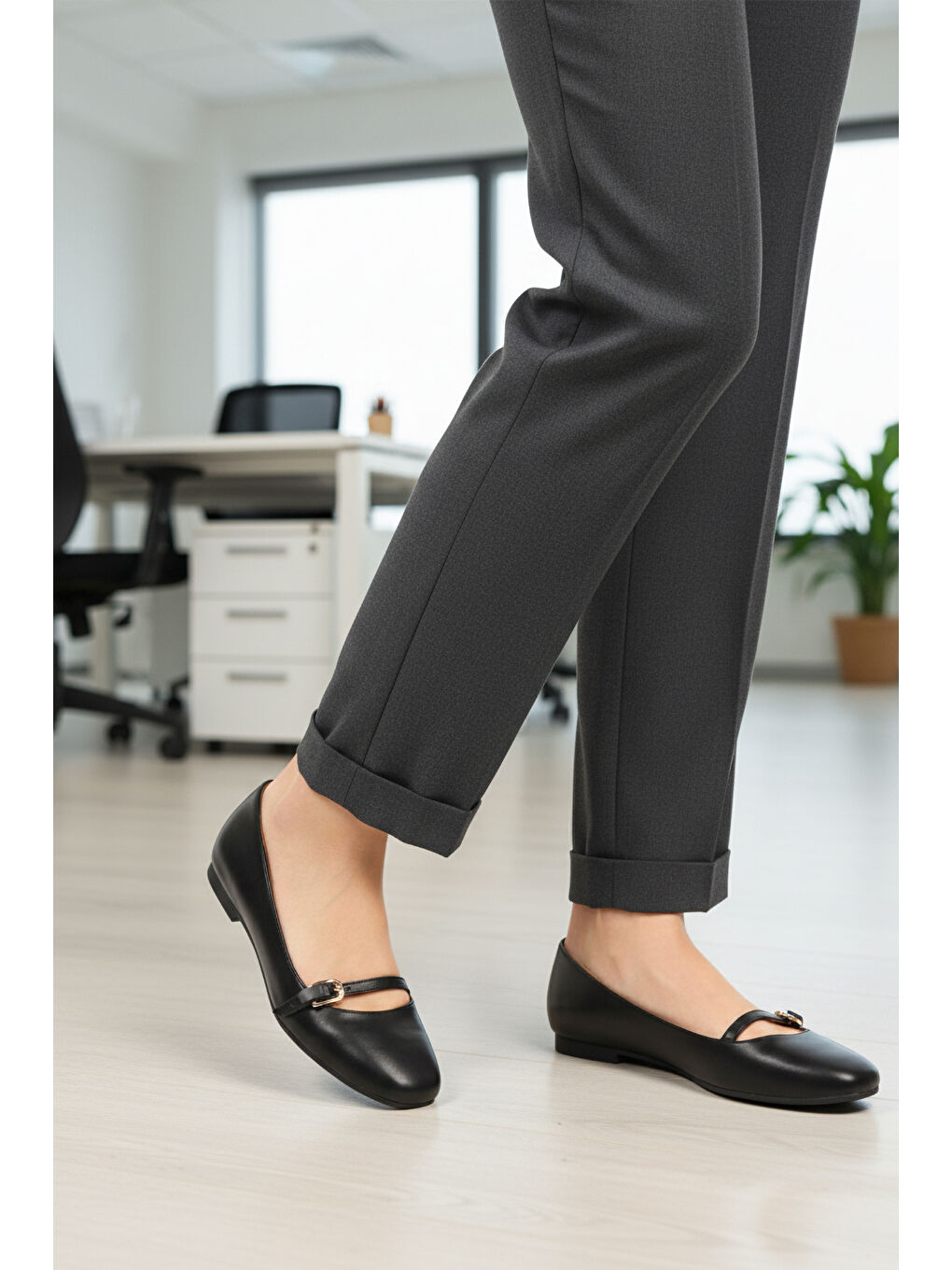 Siyah Cilt Hafif Esnek Kadın Babet 312456 Z-2