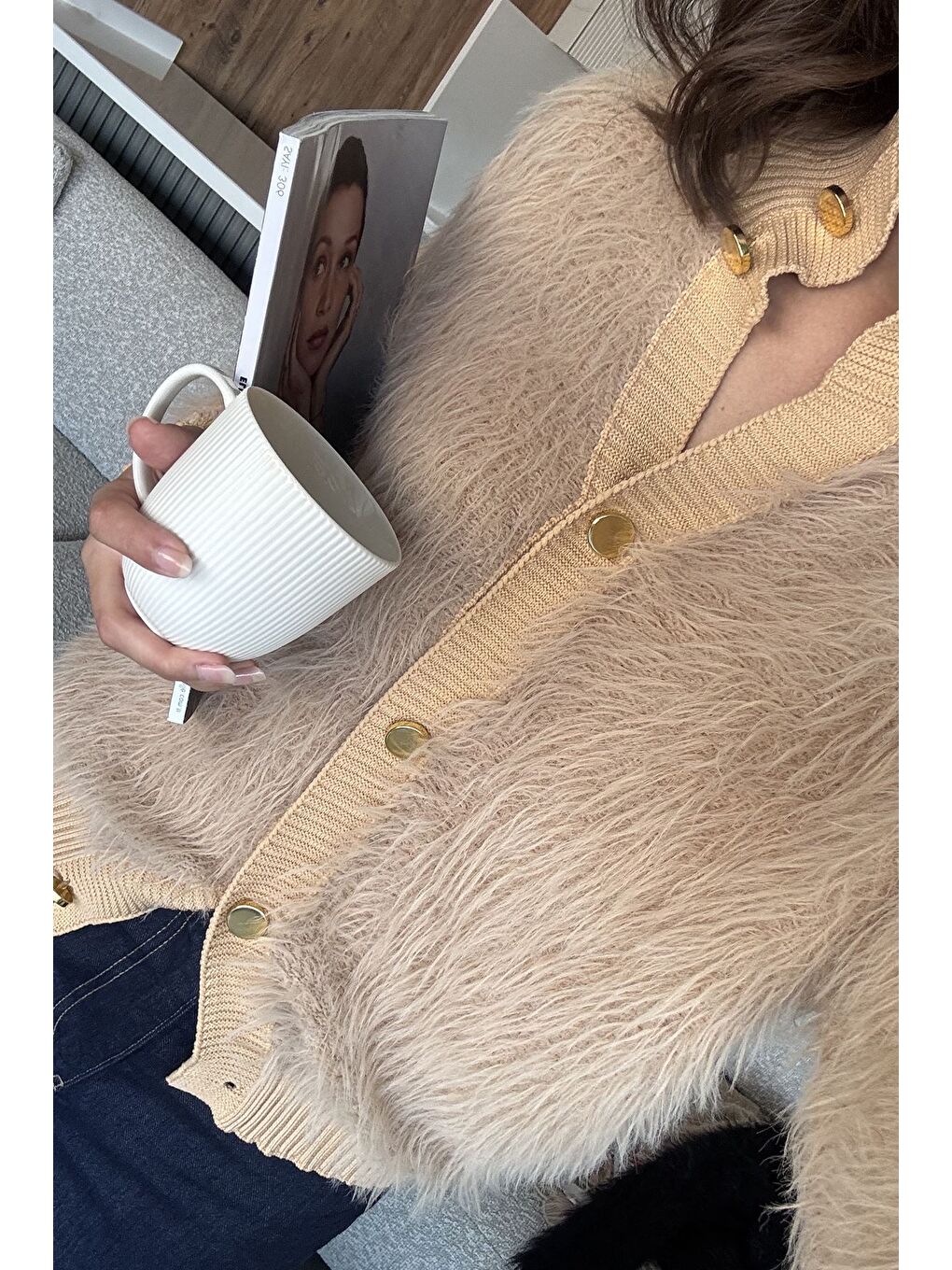 Bej Kadın Sakallı Triko Ceket-1