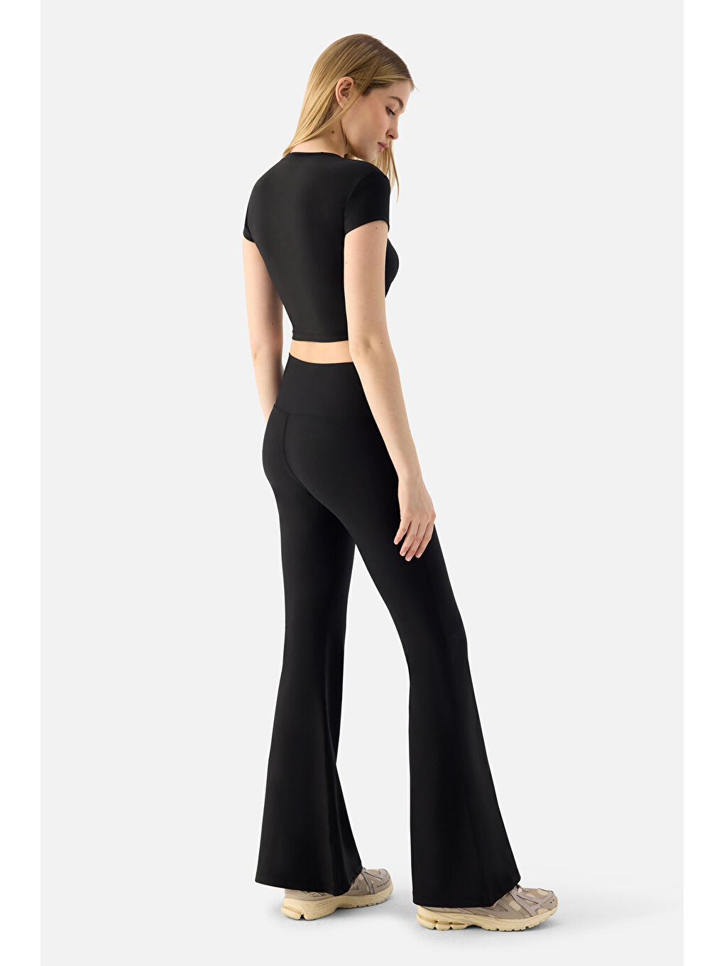 Melina Kısa Kol Siyah Crop Top-2