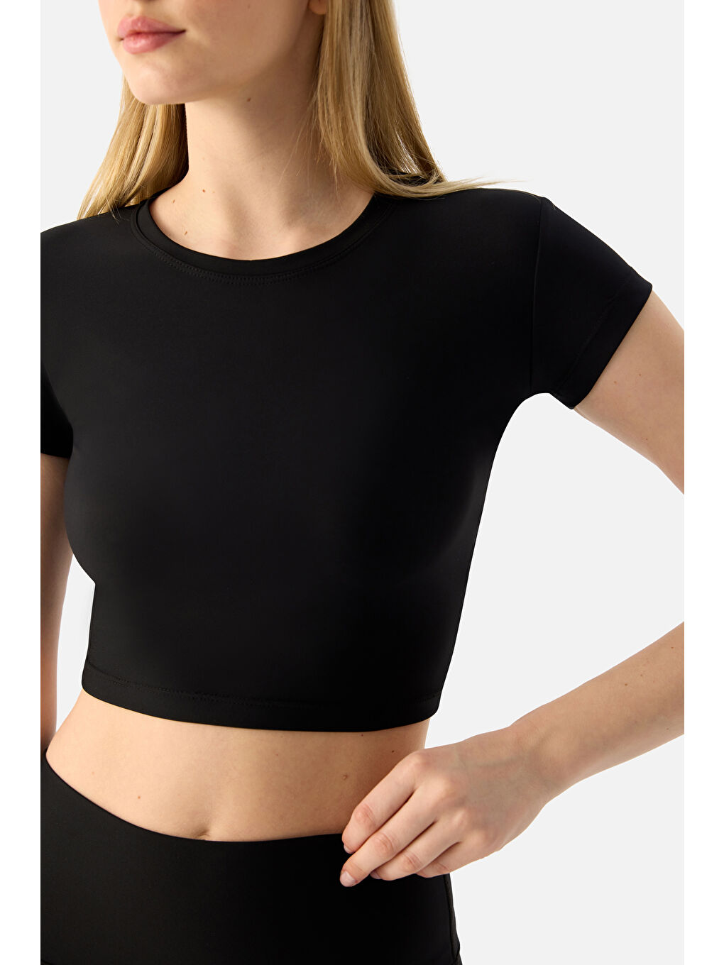 Melina Kısa Kol Siyah Crop Top-3