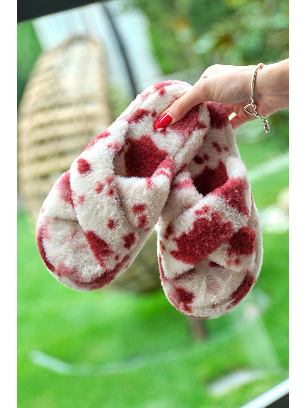 Kadın Bordo Desenli Pelüş Çapraz Ev Terliği