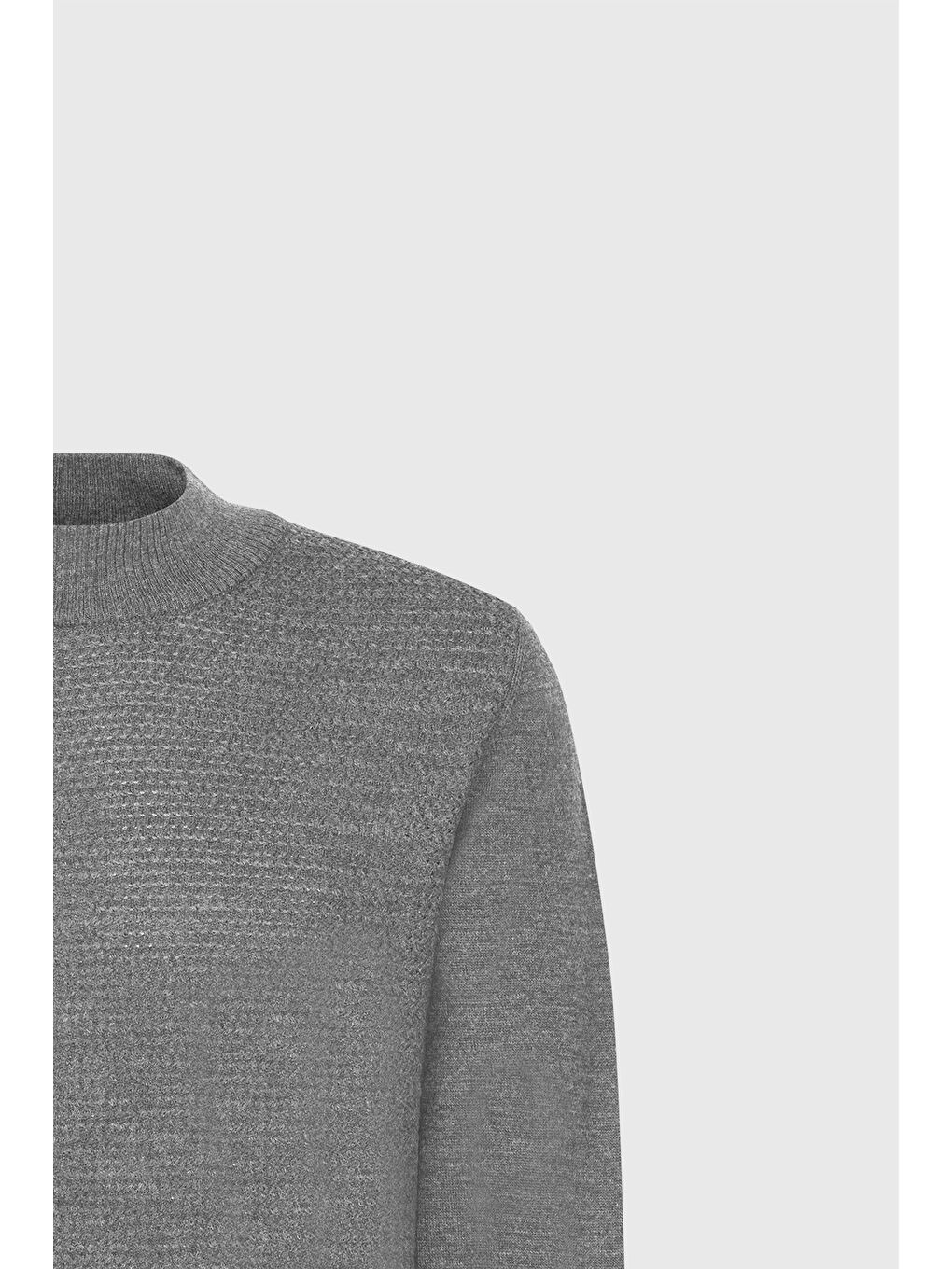 Erkek Gri Melanj Yünlü Sıcak Tutan Standart Fit Normal Kesim Yarım Balıkçı Yaka Jakarlı Triko Kazak-6