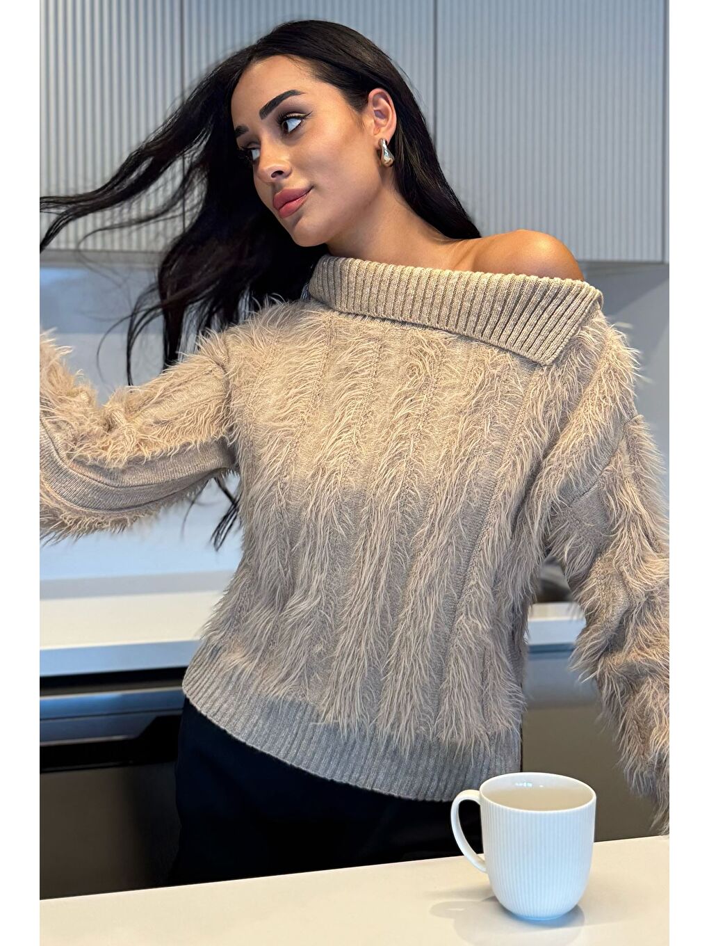 Bej Yaka Detaylı Sakallı Triko Kazak-2