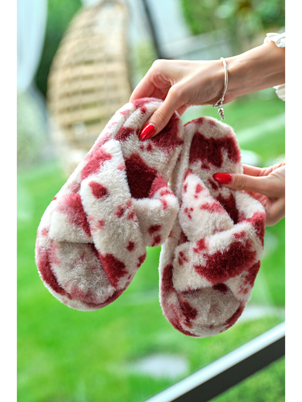 Kadın Bordo Desenli Pelüş Çapraz Ev Terliği-2